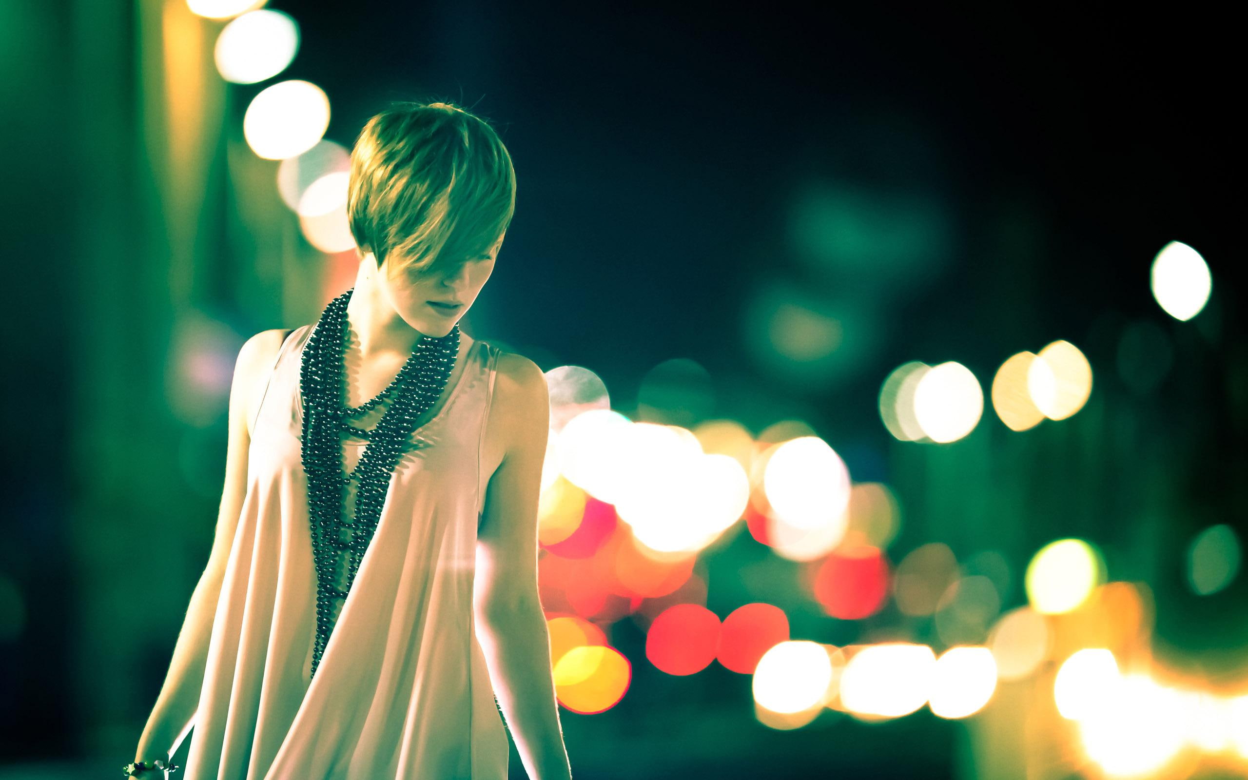 2560x1600, short, girl, hair, black, beaded, 2K, necklace, girls, woman, HD Wallpaper
