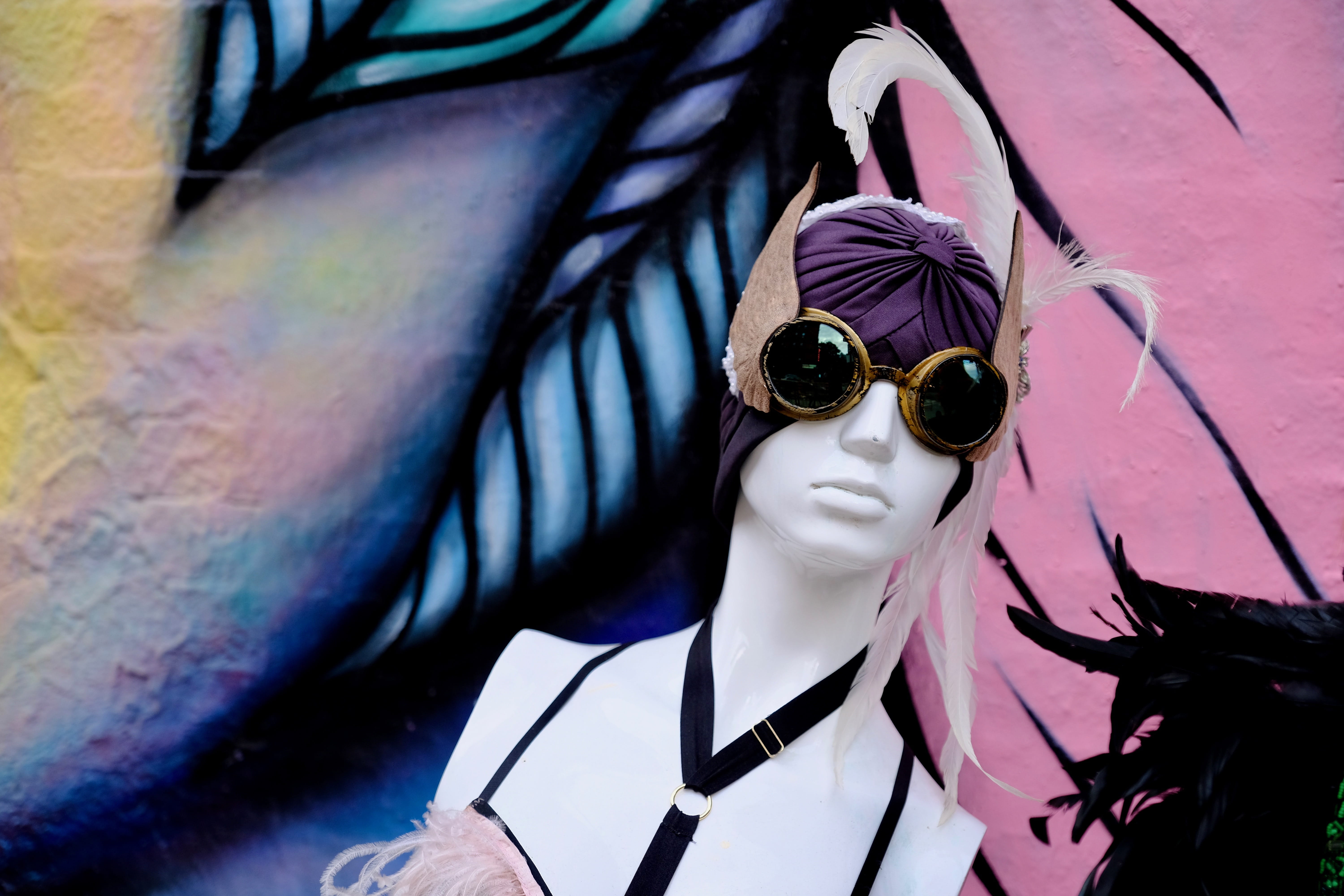 front view, turban, multi colored, head, new york, face, black, statue, one person, mannequin, apparel, model, lifestyles, goggles, representation, female likeness, HD Wallpaper