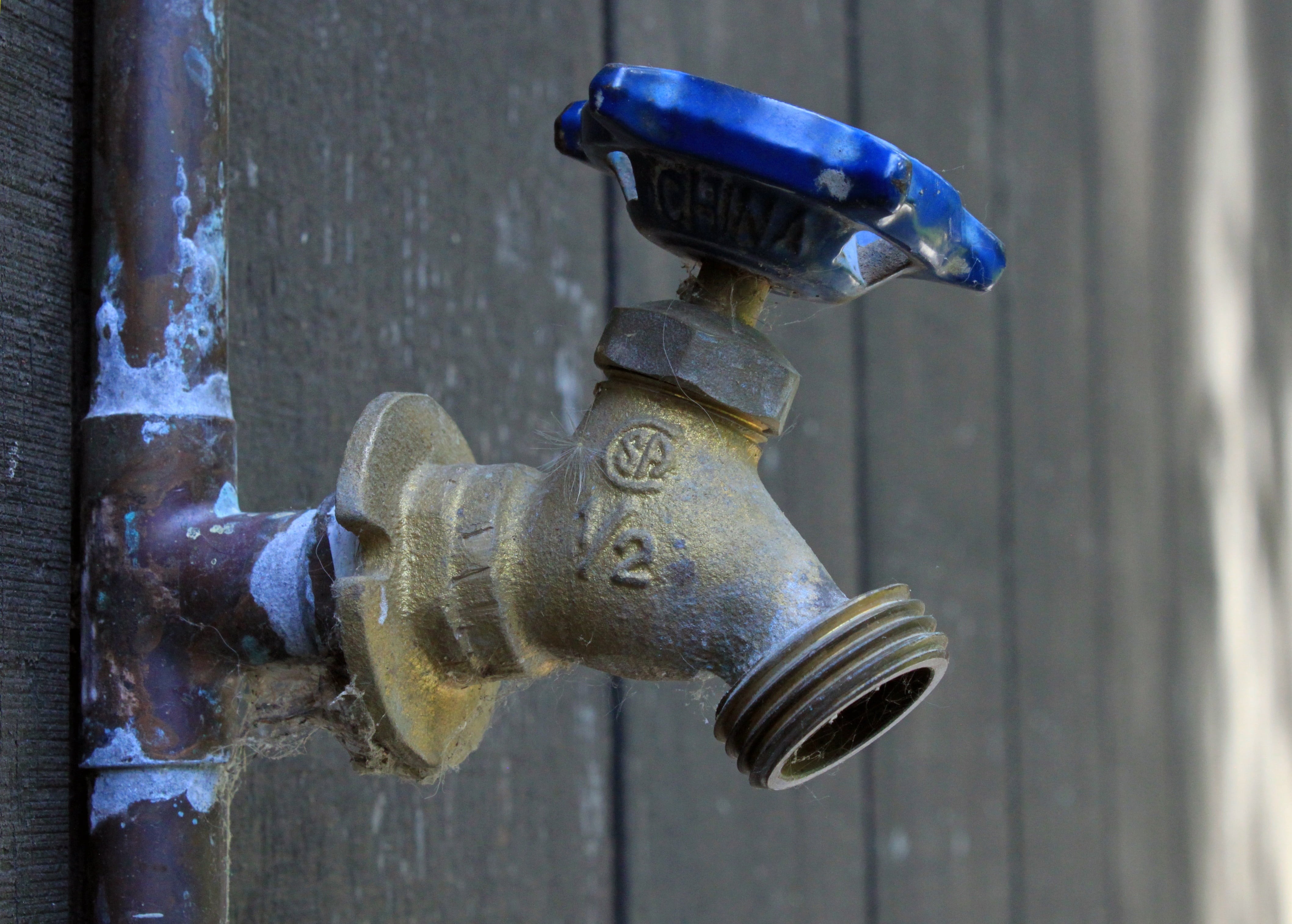 safety, close-up, plumber, valve, gray, blue, control, handle, brass, pipe, rural, replace, machine valve, photography, rusty, faucet, metal, weathered, HD Wallpaper