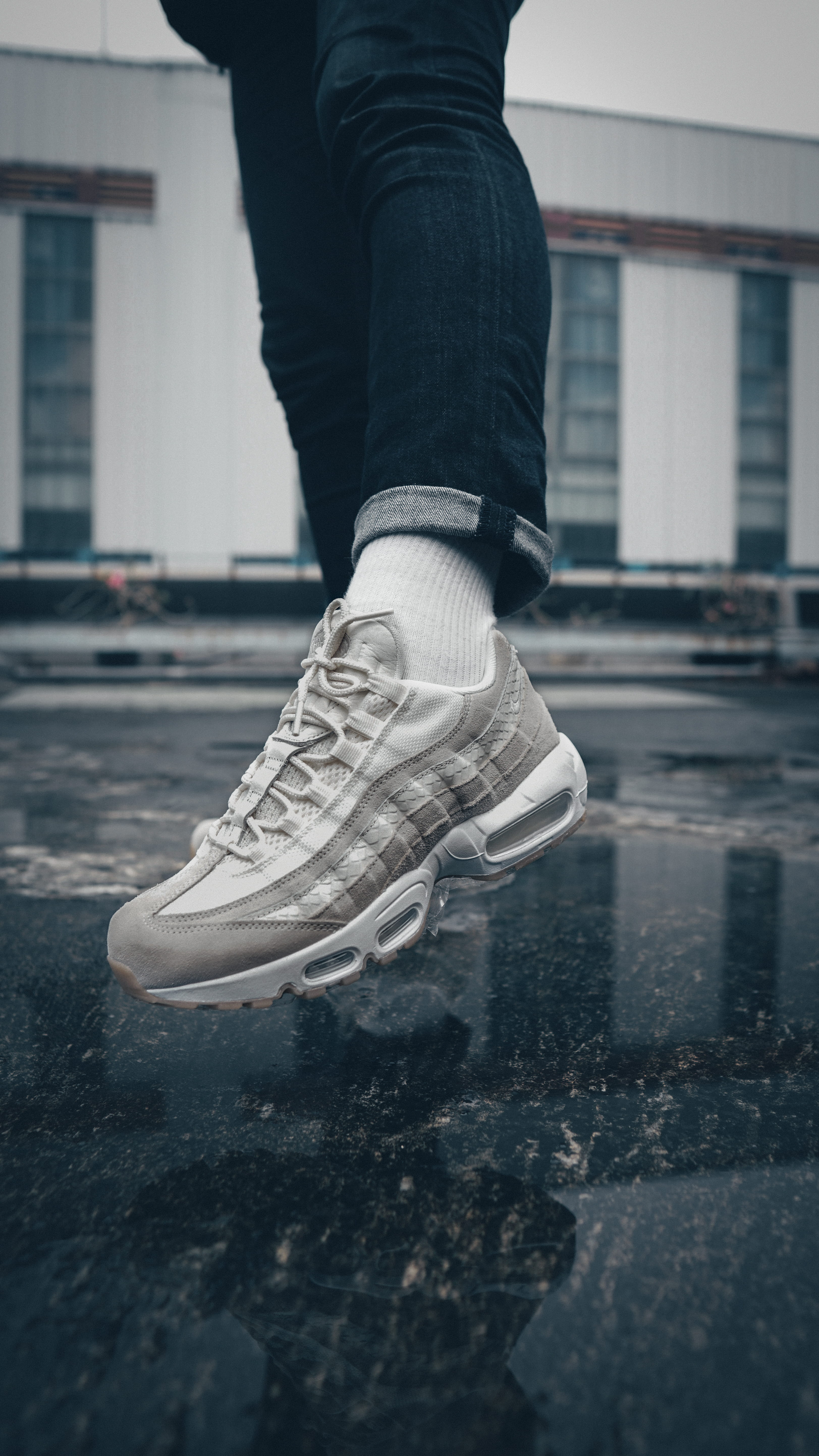 nike, day, built structure, human leg, casual clothing, low section, feet, city, leisure activity, 5K, architecture, street, shoes, focus on foreground, Phone HD Wallpaper