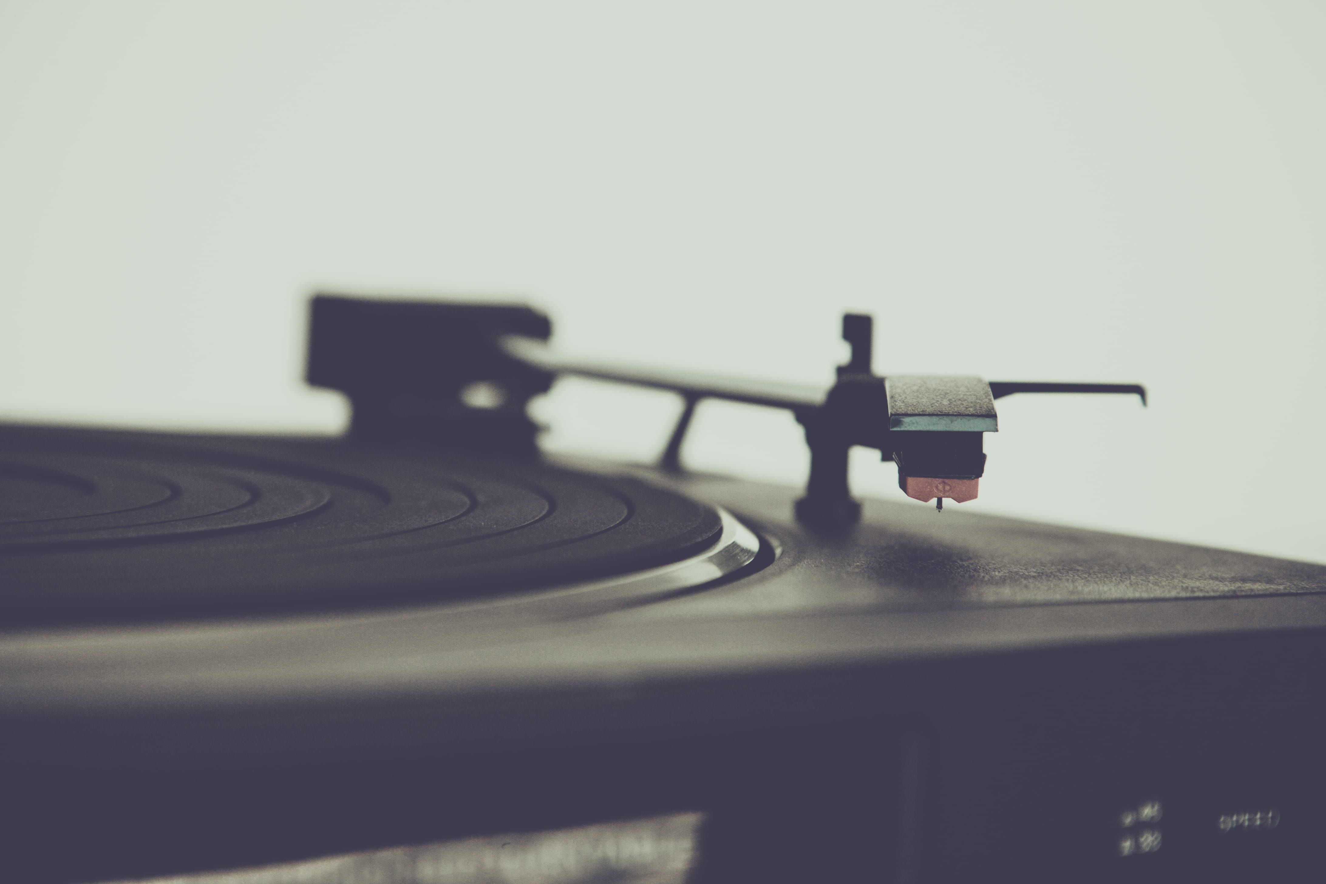 close-up, audio equipment, indoors, retro styled, sound recording equipment, black, equipment, gramophone, vintage, arts culture and entertainment, spinning, HD Wallpaper