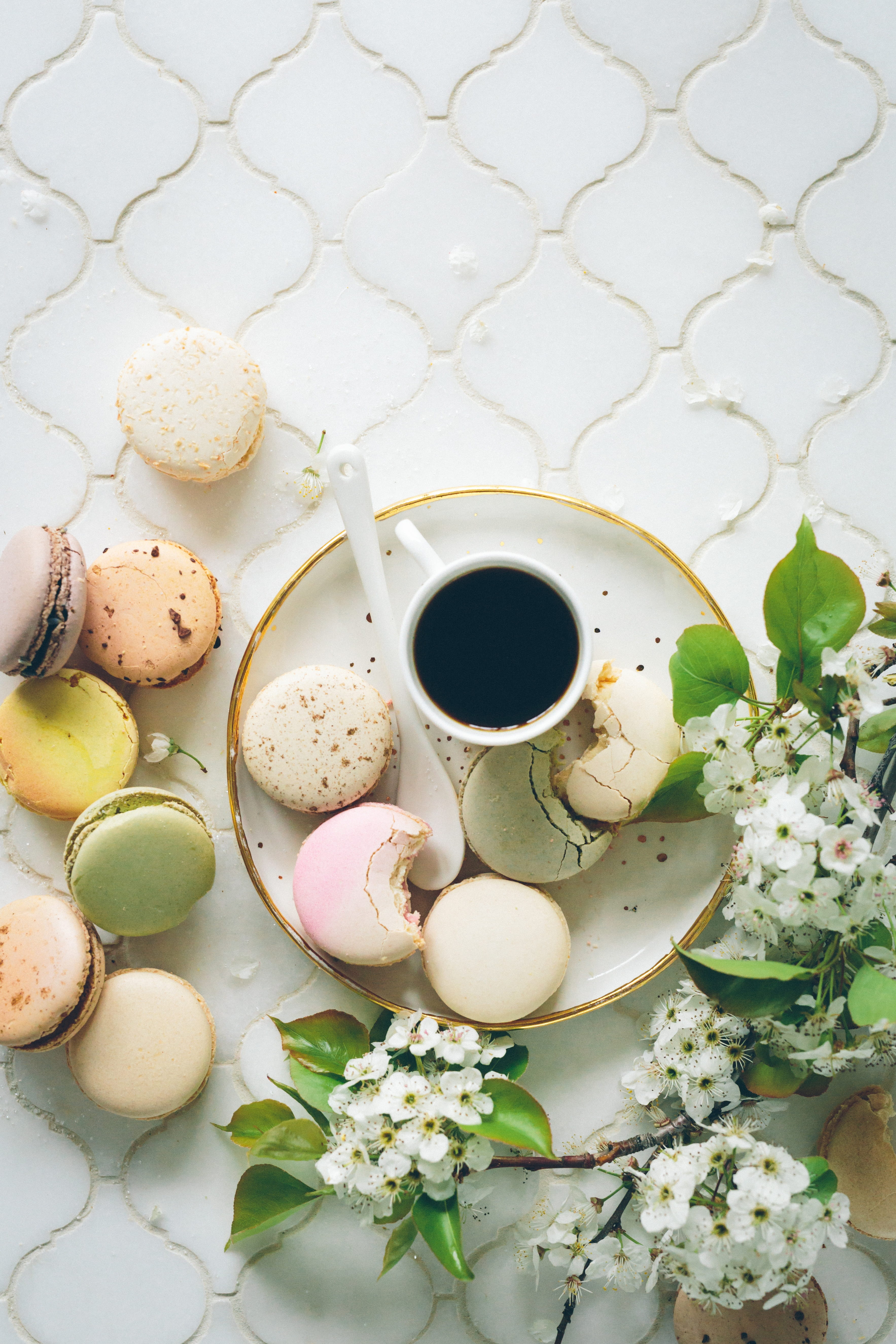 tea, flowering plant, coffee cup, afternoon tea, coffee - drink, mug, table, wellbeing, food and drink, biscuits, plant, high angle view, food, slider, Phone HD Wallpaper