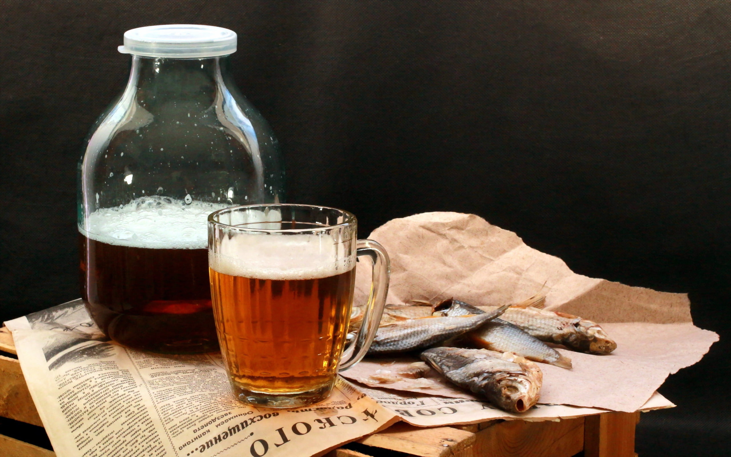beer, refreshment, jar, pint glass, bottle, clear, frothy drink, glass - material, roach, lager, transparent, no people, beer - alcohol, household equipment, HD Wallpaper