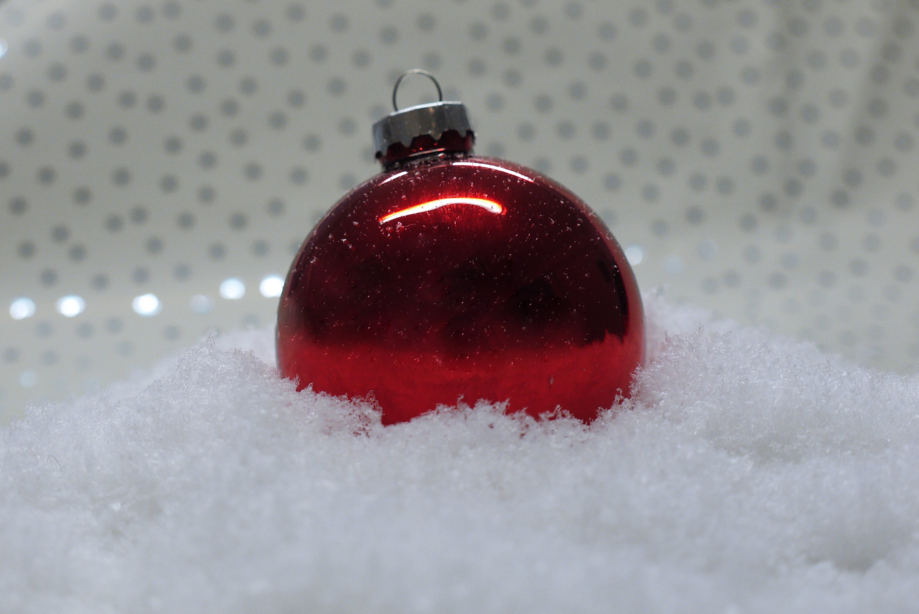 single object, no people, artificial snow, tree decorations, holiday, red, decorate, indoors, christmas balls, food and drink, gift, tradition, shiny, snowflake, HD Wallpaper