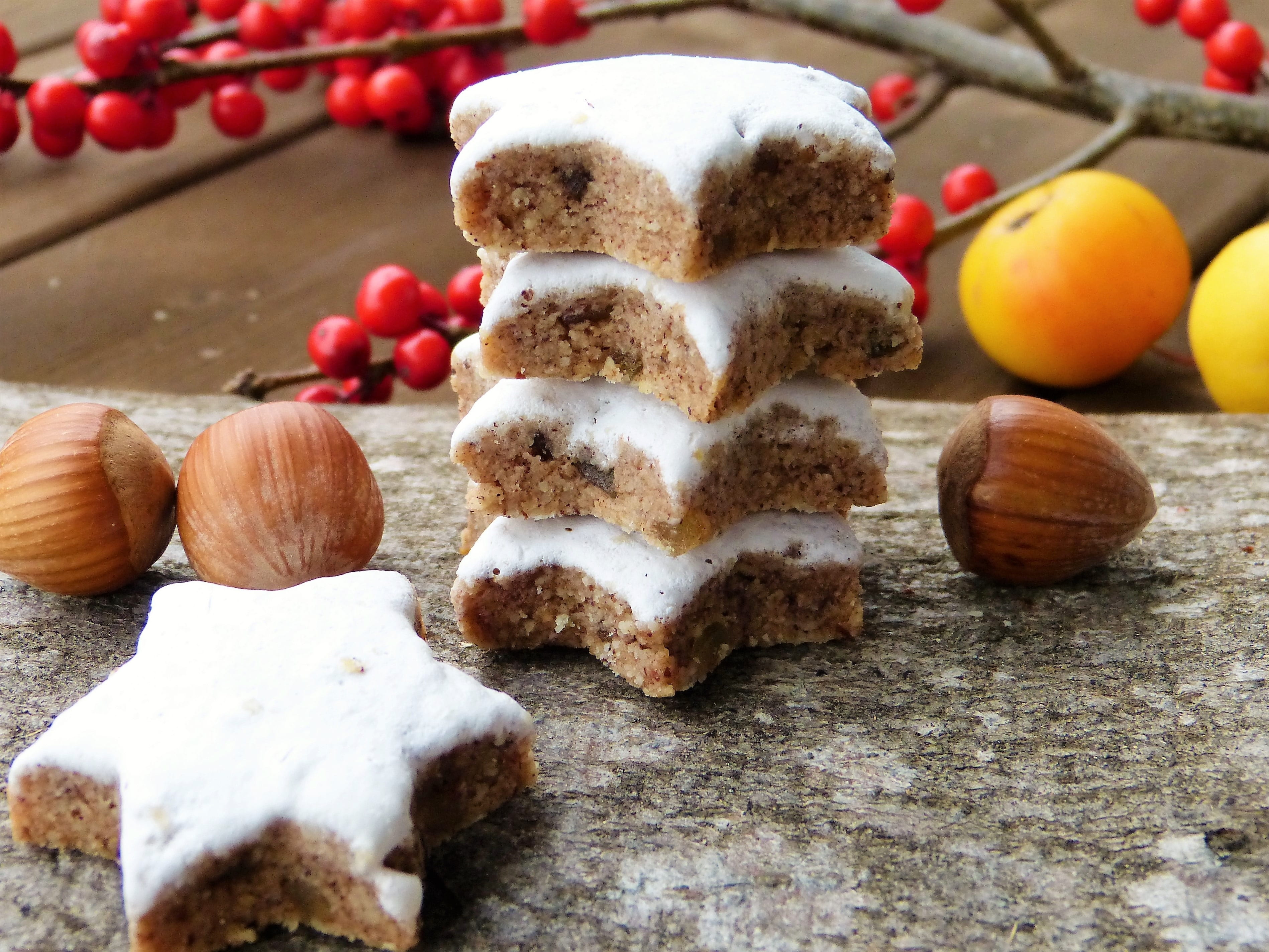 focus on foreground, christmas cookies, red, high angle view, indoors, table, holiday, no people, healthy eating, ilex, embellishment, sweet food, fruit, HD Wallpaper