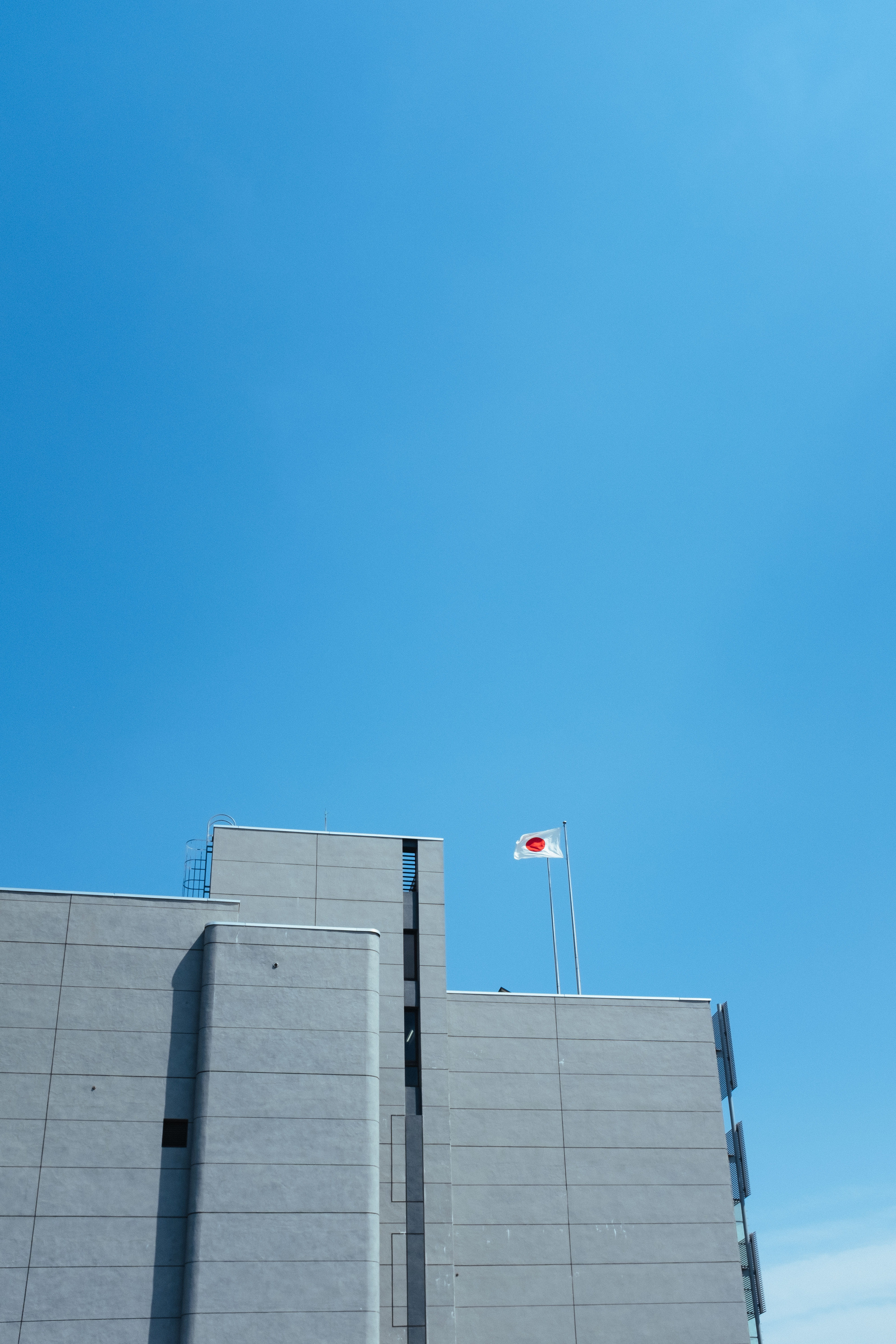 outdoors, traditional design, japanese flag, town, building, patriotism, blue sky, communication, looking up, japan, day, tokyo, convention center, urban, Phone HD Wallpaper
