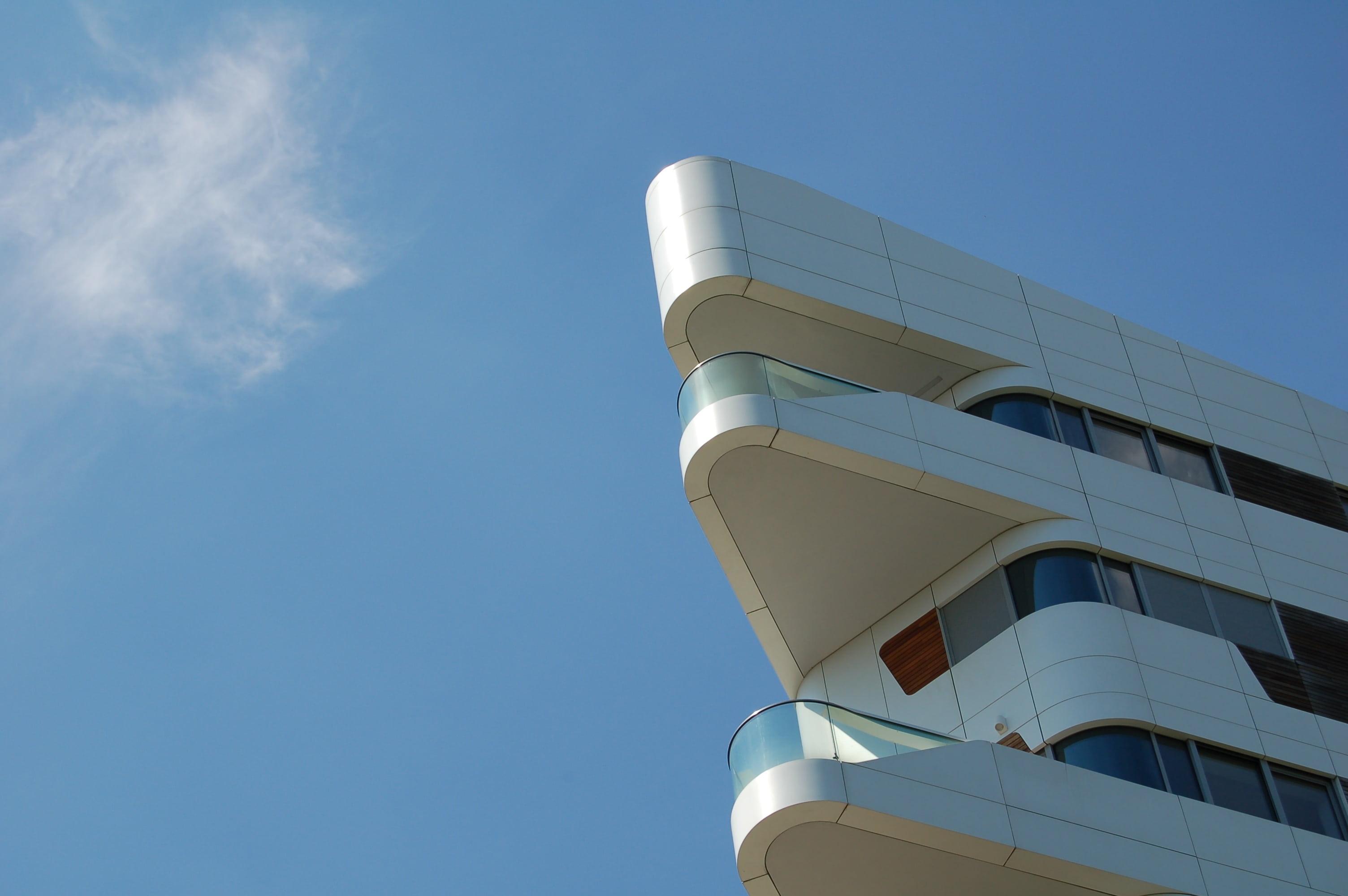 sunny, 2K, day, low angle view, nature, sky, building exterior, copy space, no people, building, blue, close-up, outdoors, clear sky, cloud, angle, photography, HD Wallpaper
