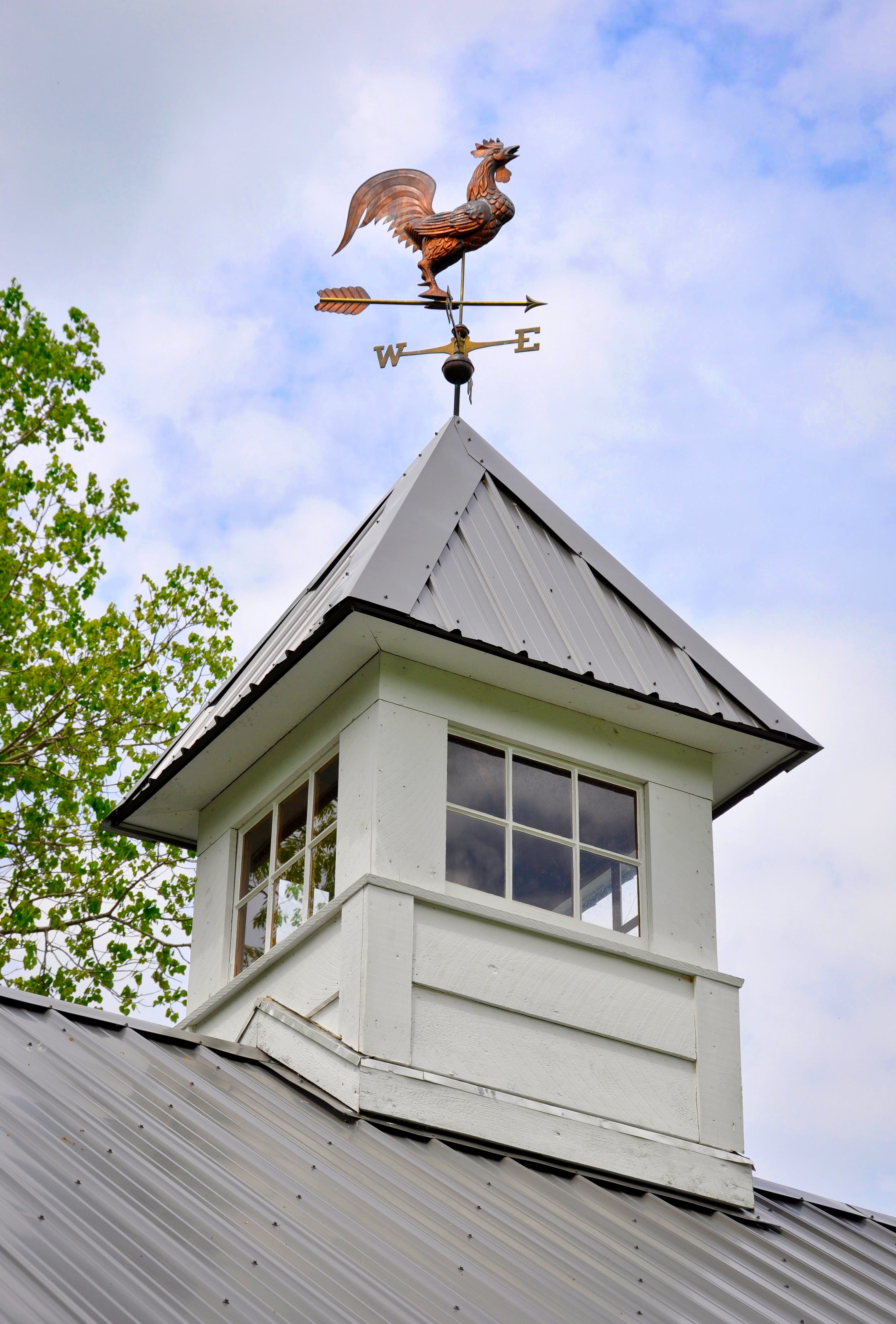architecture, Weather Vane, built structure, day, Farm, bird, Cupola, animal representation, representation, compass, vermont, outdoors, west, north, sky, Phone HD Wallpaper