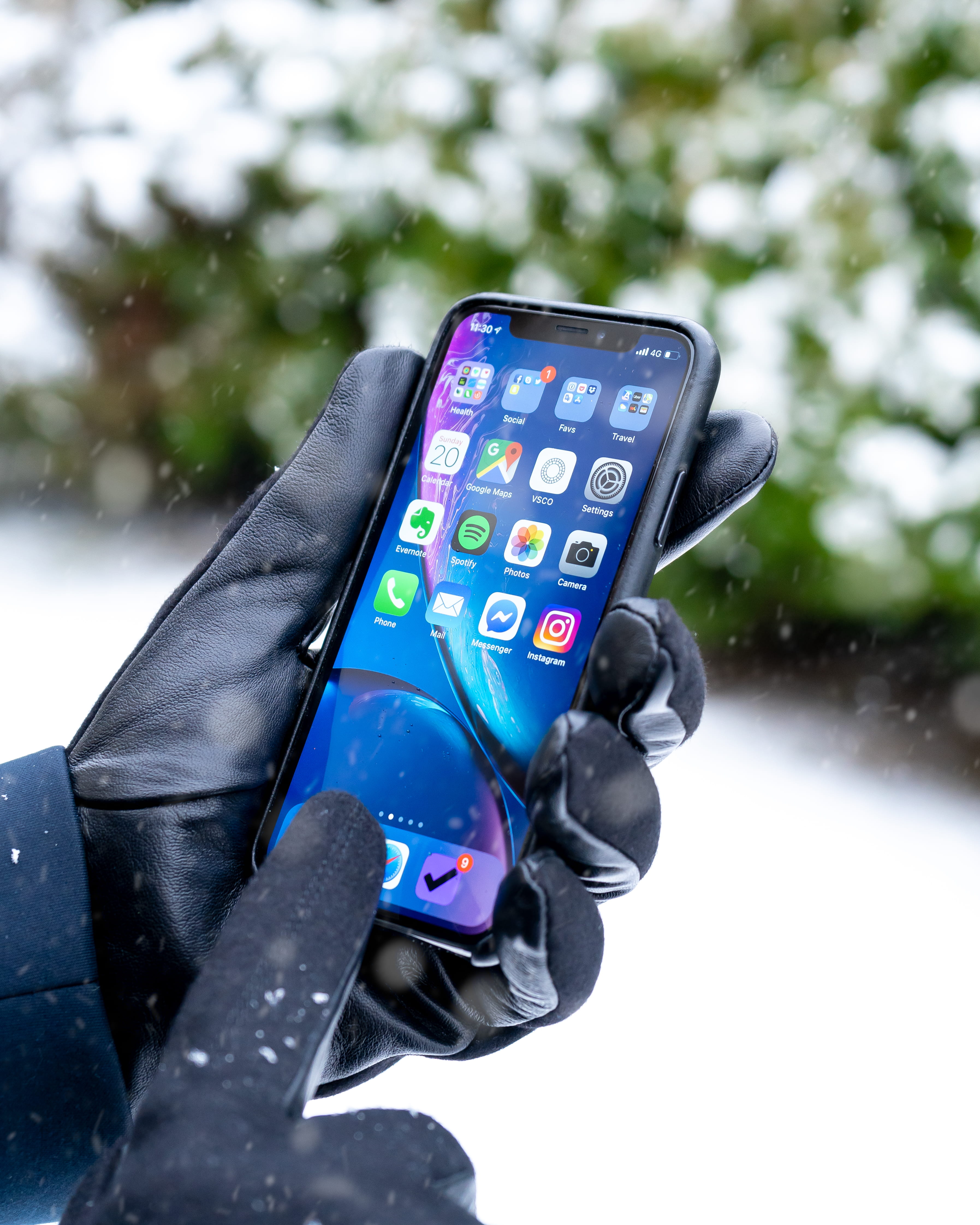 holding, accessory, leisure activity, human, accessories, one person, texture, using, frost, winter, men, ice, unrecognizable person, x, person, goggles, Phone HD Wallpaper