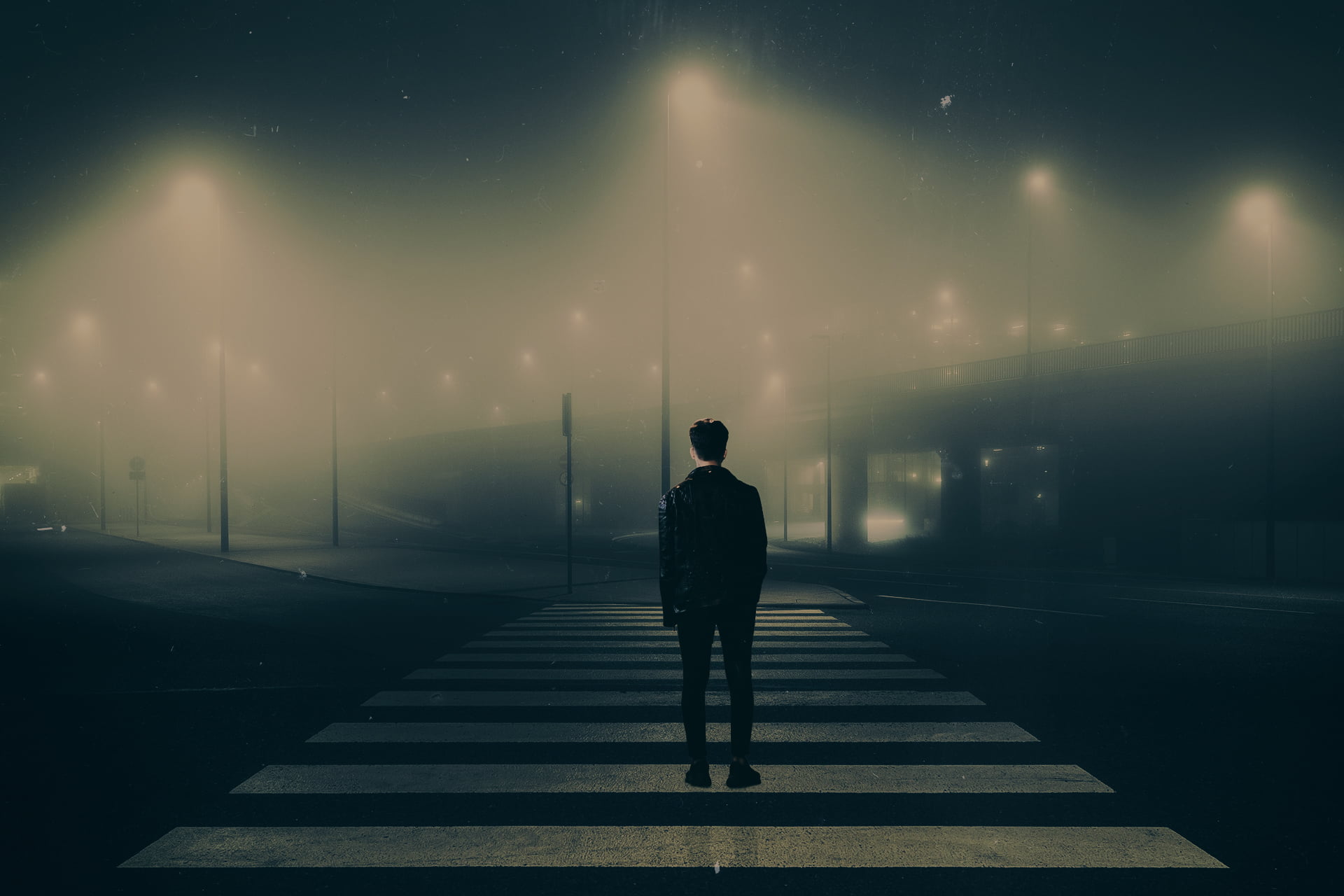 light effects, man hands, street view, night, 1080P, street light, Foggy window, light bulb, pedestrian, HD Wallpaper