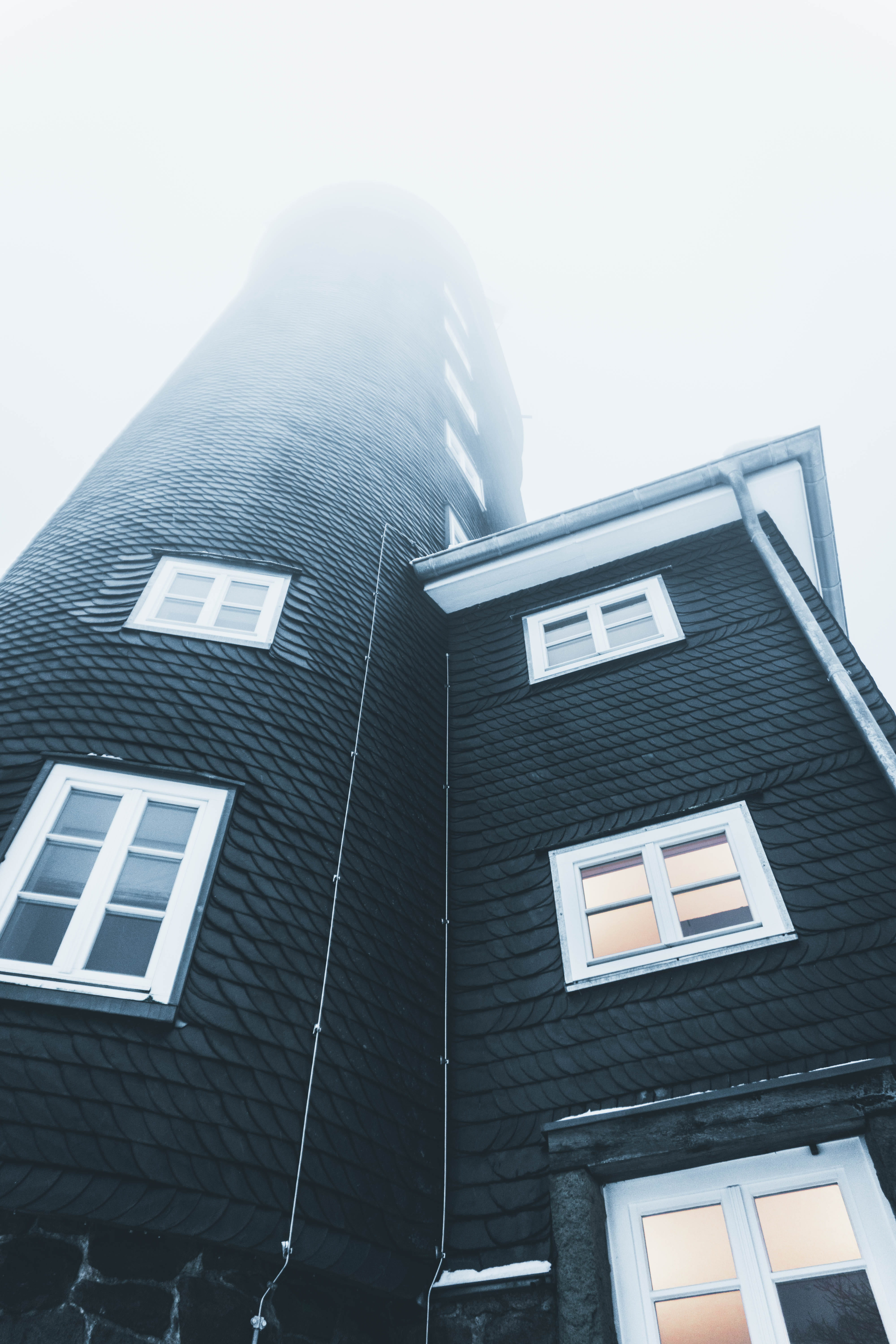 building exterior, low, skyscraper, black, apartment building, photography, fog, roof, built structure, wooden, office building, mood, steeple, white, high rise, Phone HD Wallpaper
