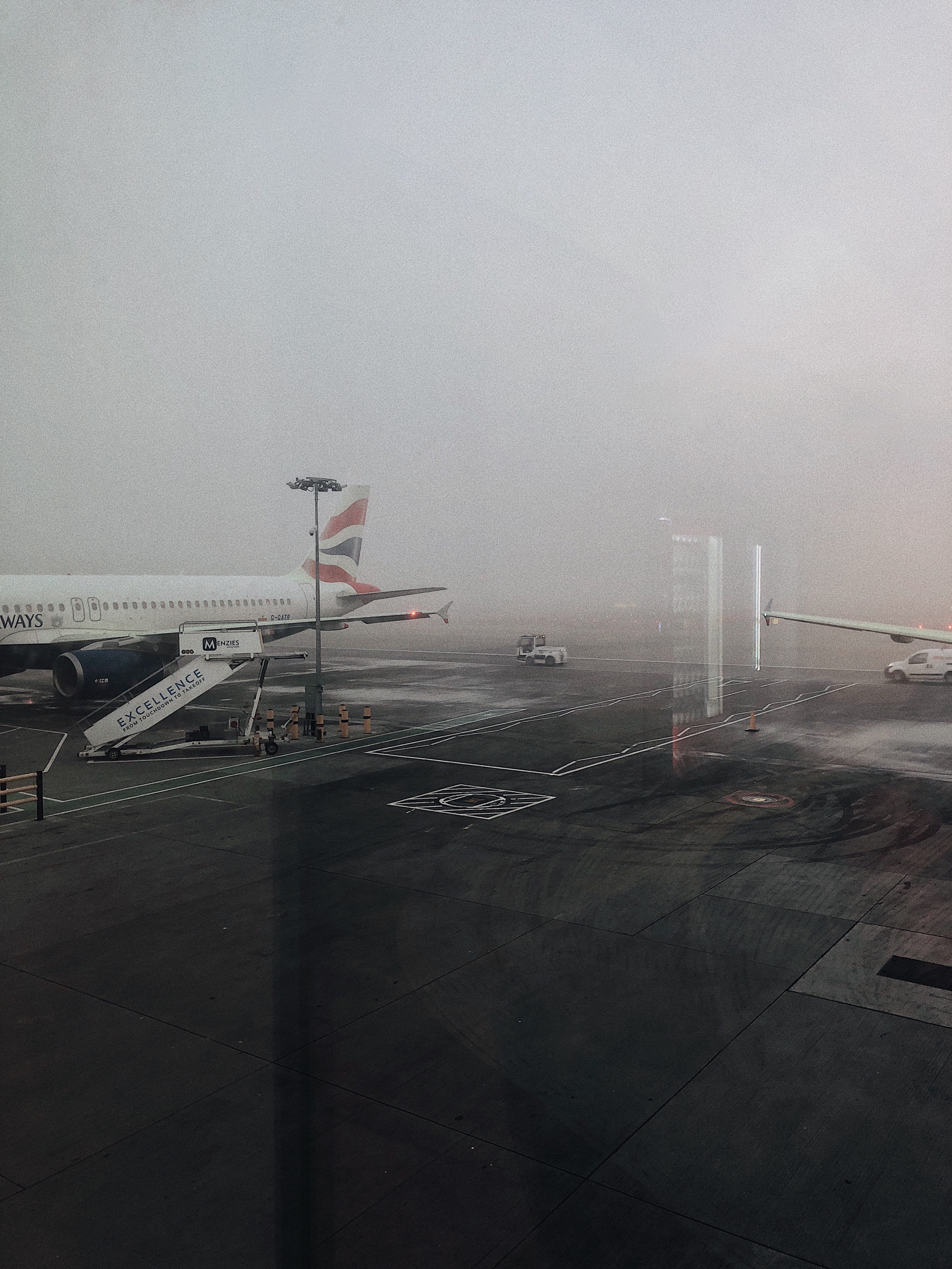 road, parking garage, white, architecture, foggy, vehicle, no people, airliner, outdoors, commercial airplane, pollution, plane, airport runway, tarmac, Phone HD Wallpaper