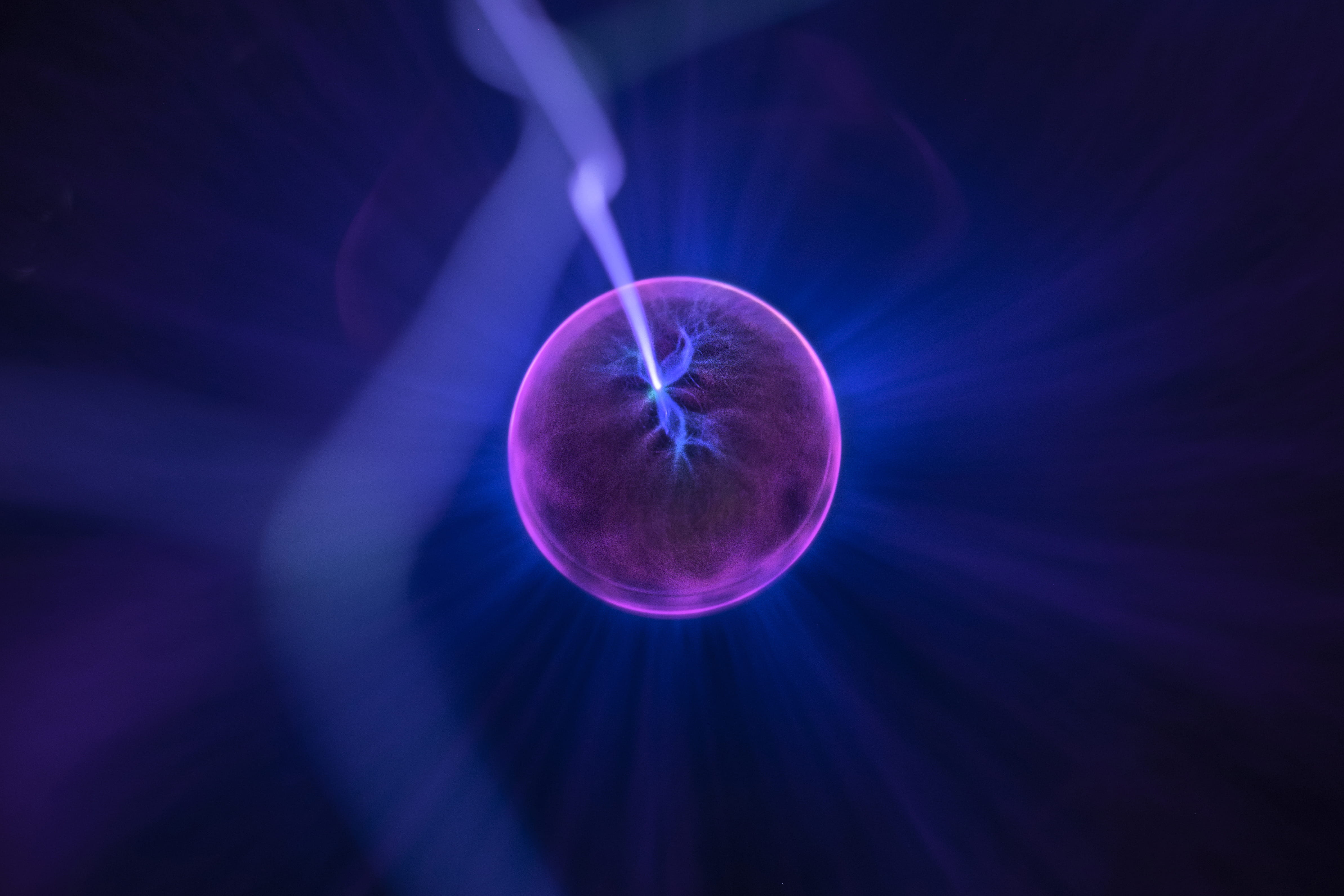 tesla coil, light, jellyfish, discharge, fractal, circle, geometric shape, blue background, sea life, indoors, smoke - physical structure, animal, fuel and power generation, HD Wallpaper