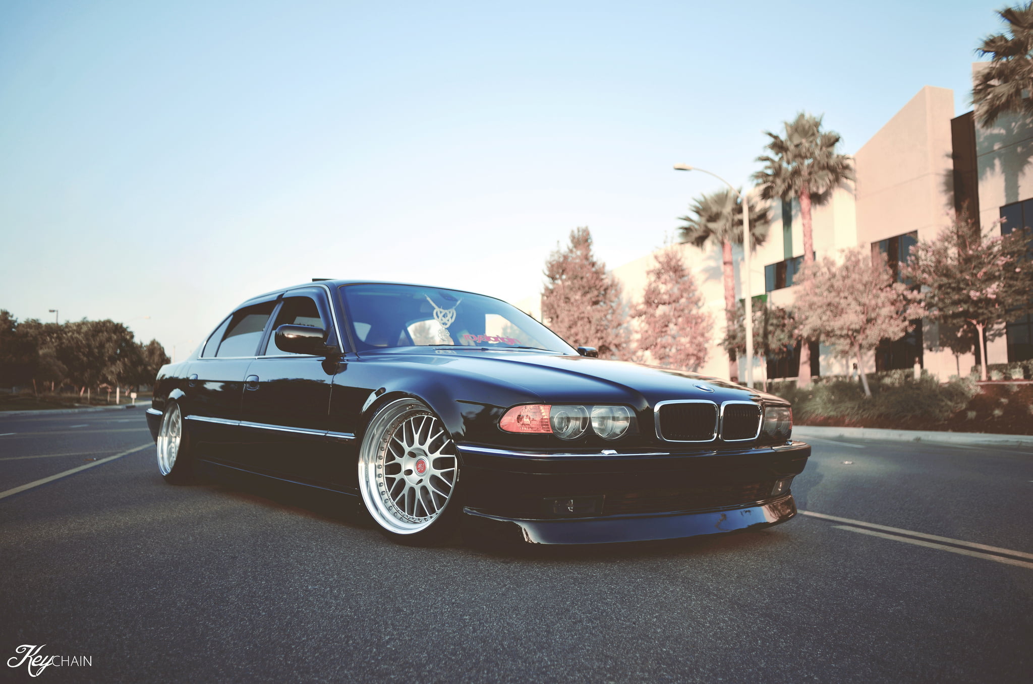 sunlight, 750il, sedan, front View, wheel, car, design, blue, e, nature, no People, road, headlight, old-fashioned, sports Car, clear sky, shiny, chrome, HD Wallpaper