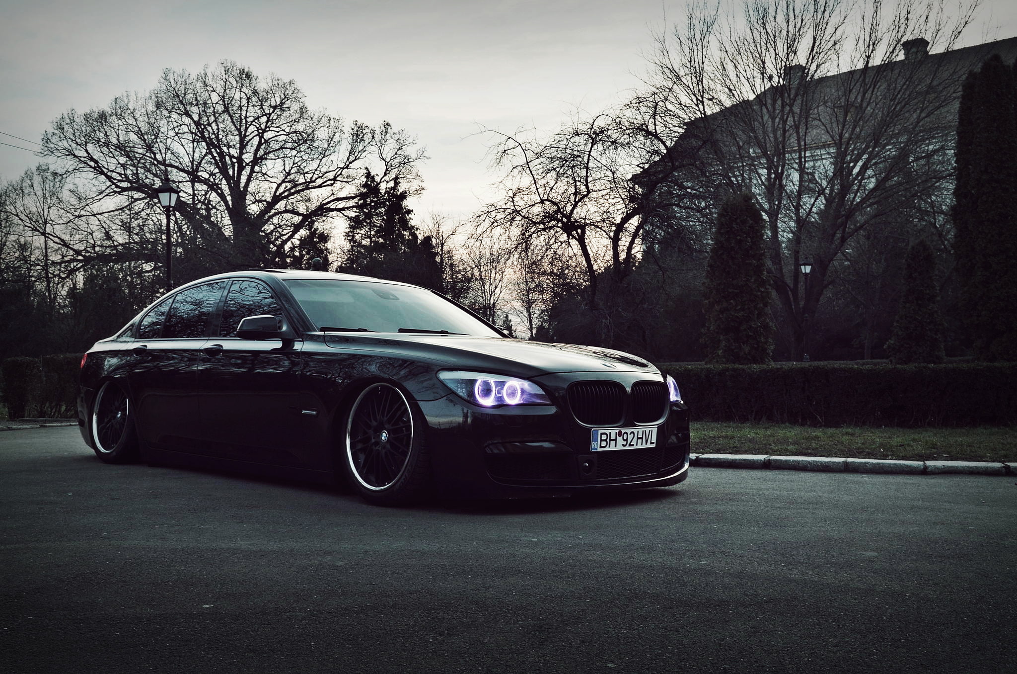 architecture, headlight, BMW, city, land Vehicle, motor vehicle, reflection, chrome, 7 series, mode of Transport, plant, sports Car, road, sedan, black, HD Wallpaper