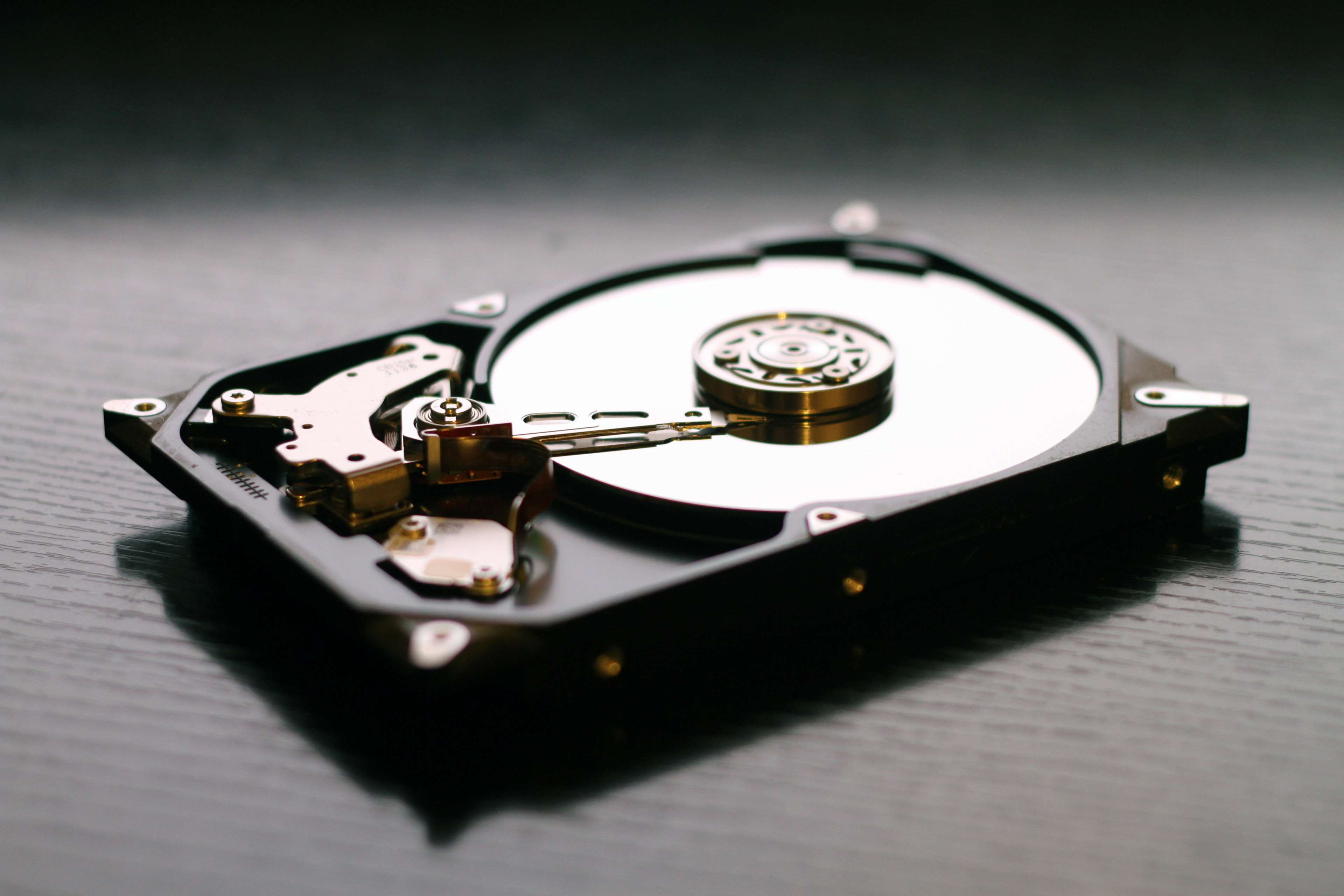 pc, technology, computer, lens, data, no people, disc, music, indoors, connection, analogue, retro styled, studio shot, electronics, single object, string instrument, HD Wallpaper
