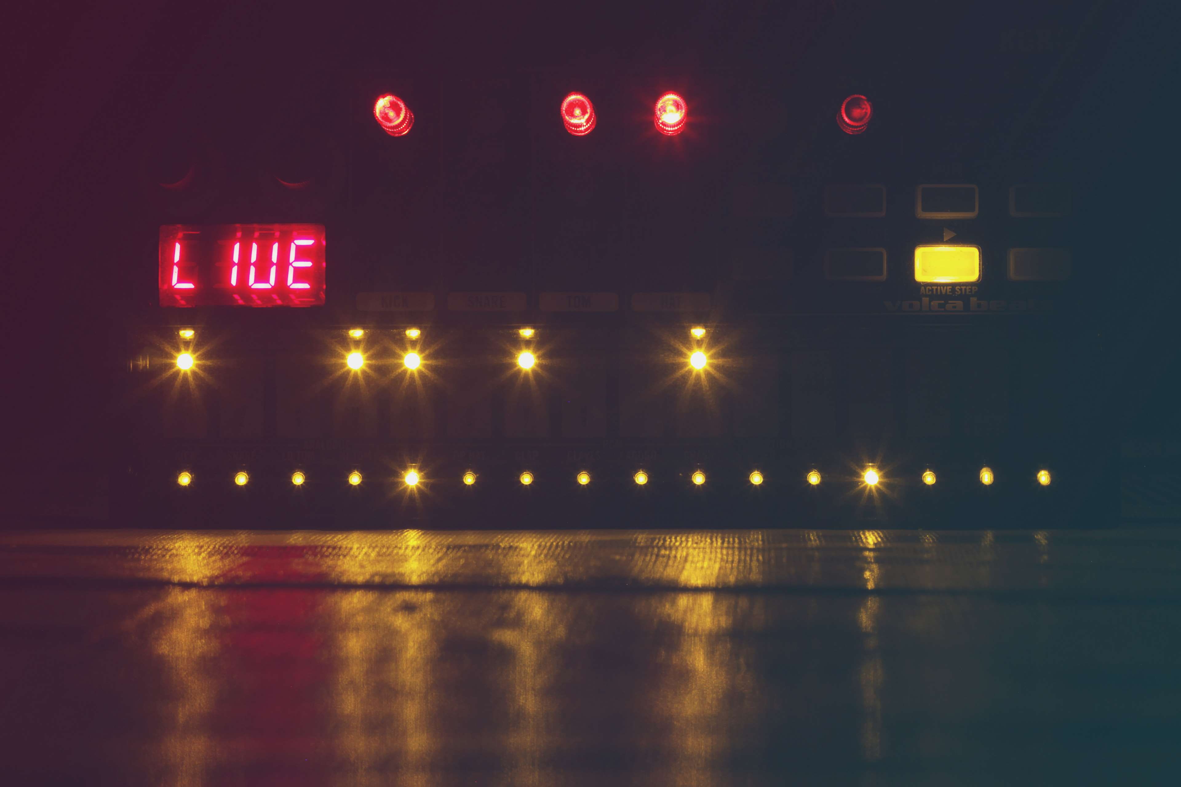 lighting equipment, guidance, direction, architecture, road sign, music, communication, transportation, illuminated, volca, dark, red, street, city, night, HD Wallpaper