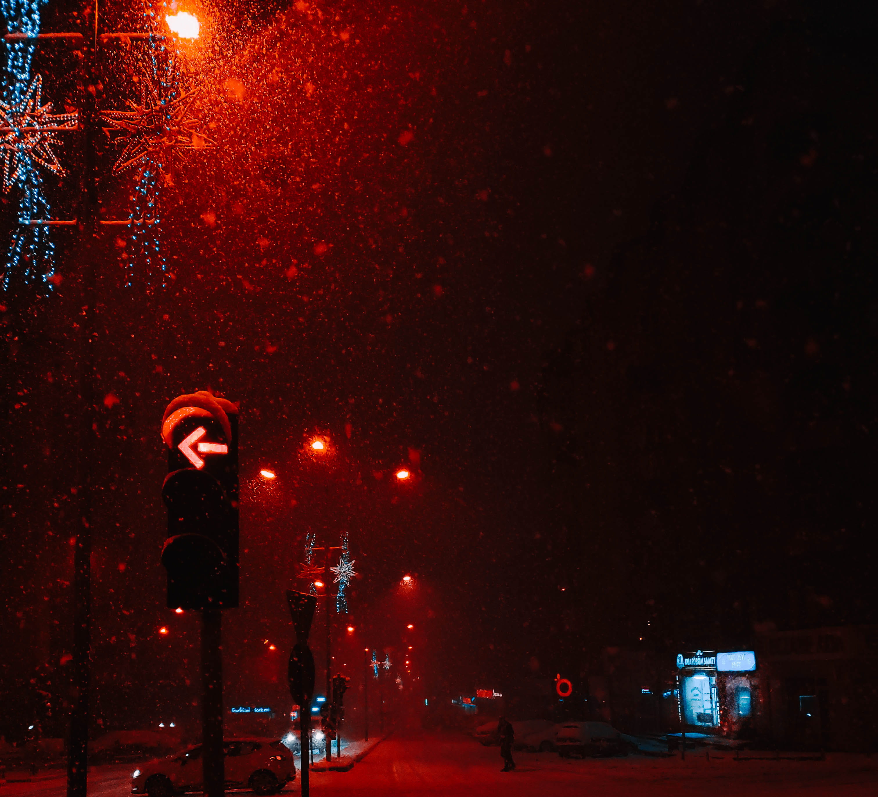 urban, traffic, winter, xmas, city, transportation, motor vehicle, snow, snowing, night, snowy, built structure, street, christmas, car, 2K, building exterior, HD Wallpaper