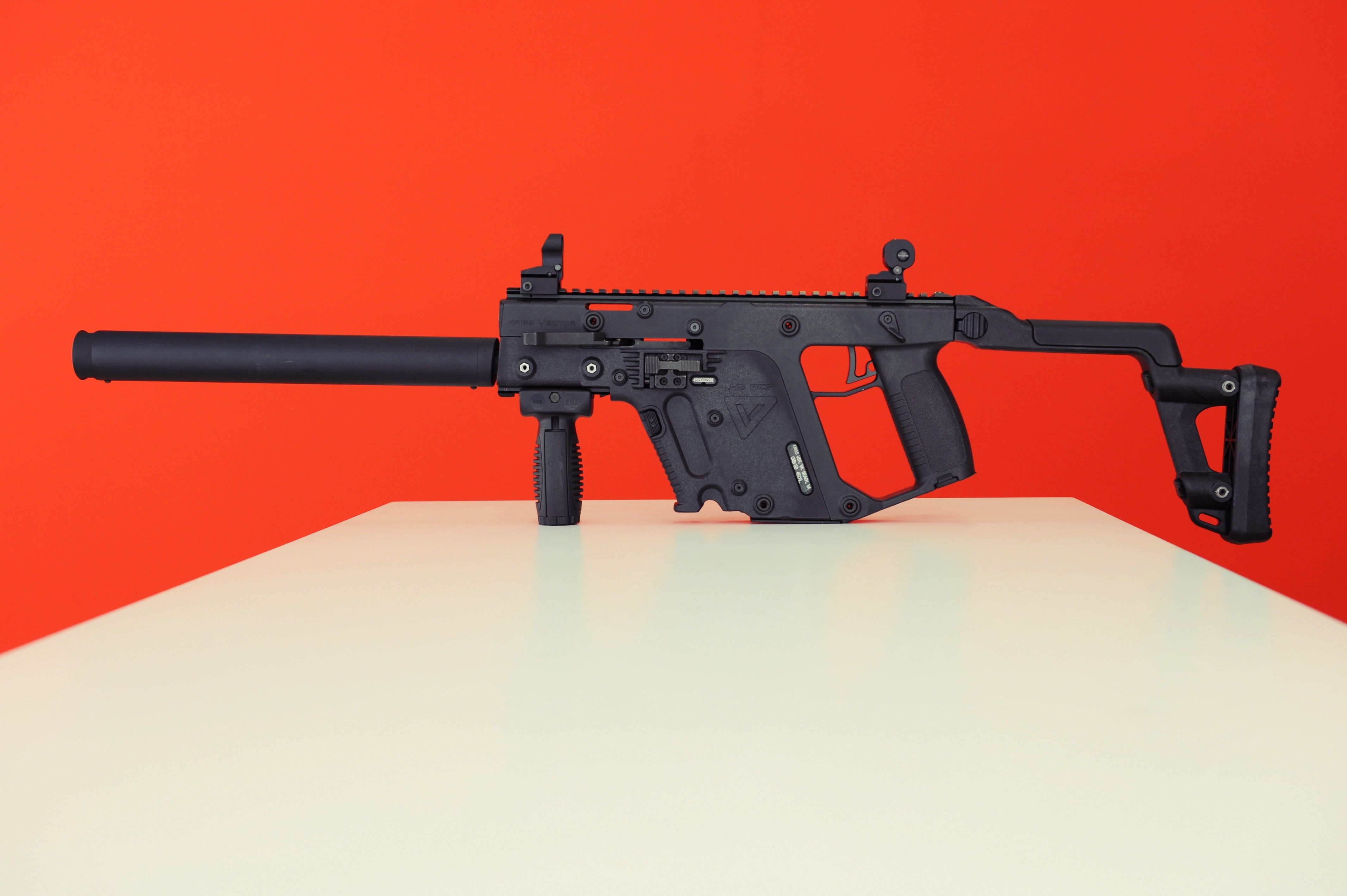 communication, studio shot, weapon, colored background, machinery, machine gun, warning sign, conflict, gun, ominous, military, copy space, red background, HD Wallpaper