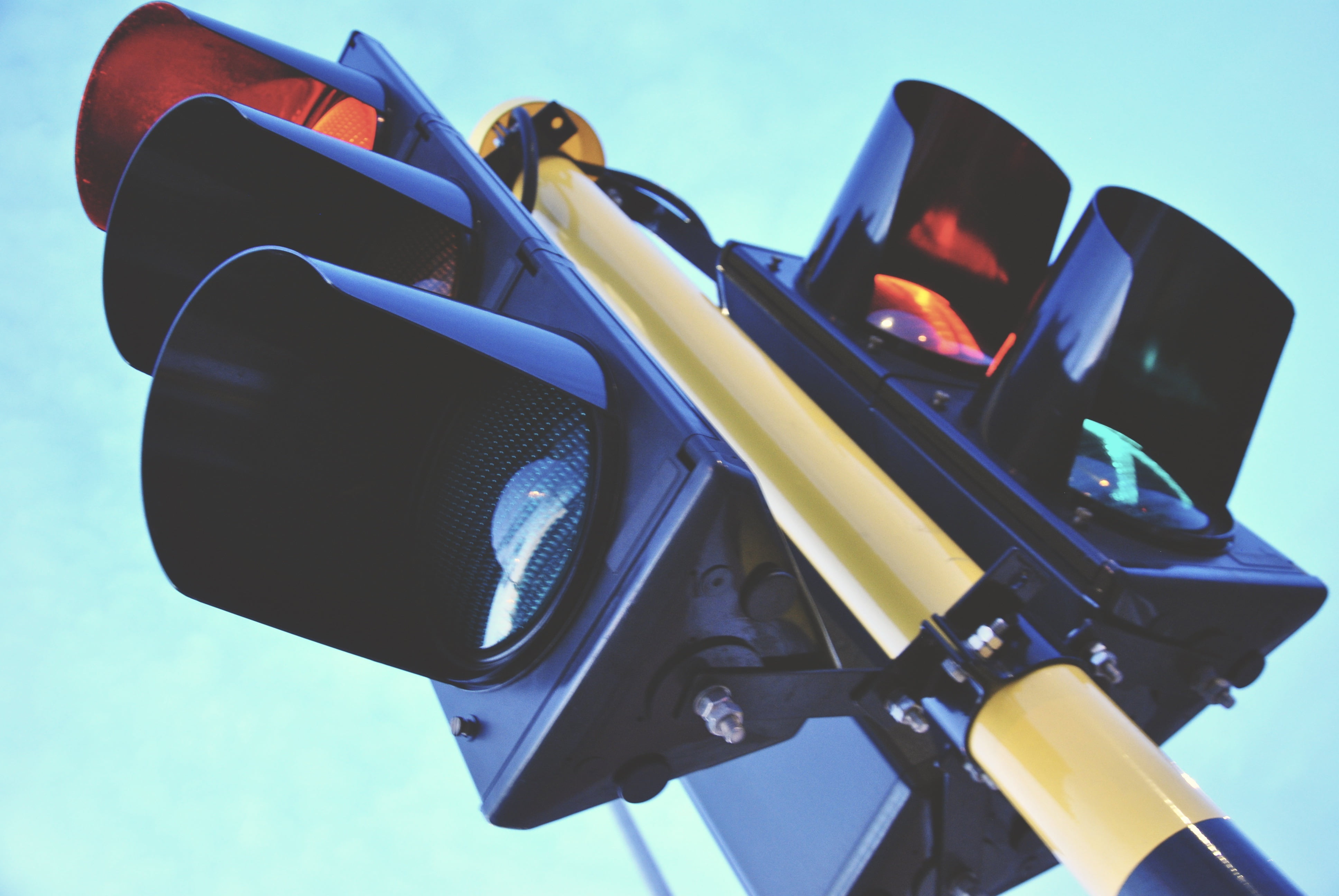 traffic, 4K, focus on foreground, protection, blue, clear sky, no People, rules, transportation, aggression, sunlight, mode of transportation, street, HD Wallpaper