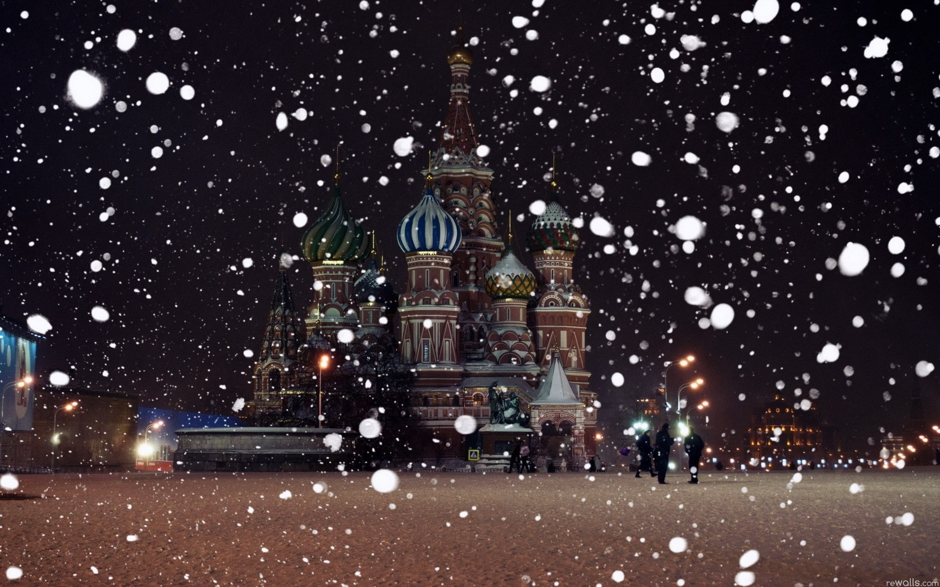 snow, incidental people, 1080P, snowing, cold temperature, Moscow, travel destinations, outdoors, built structure, religion, place of worship, building, HD Wallpaper