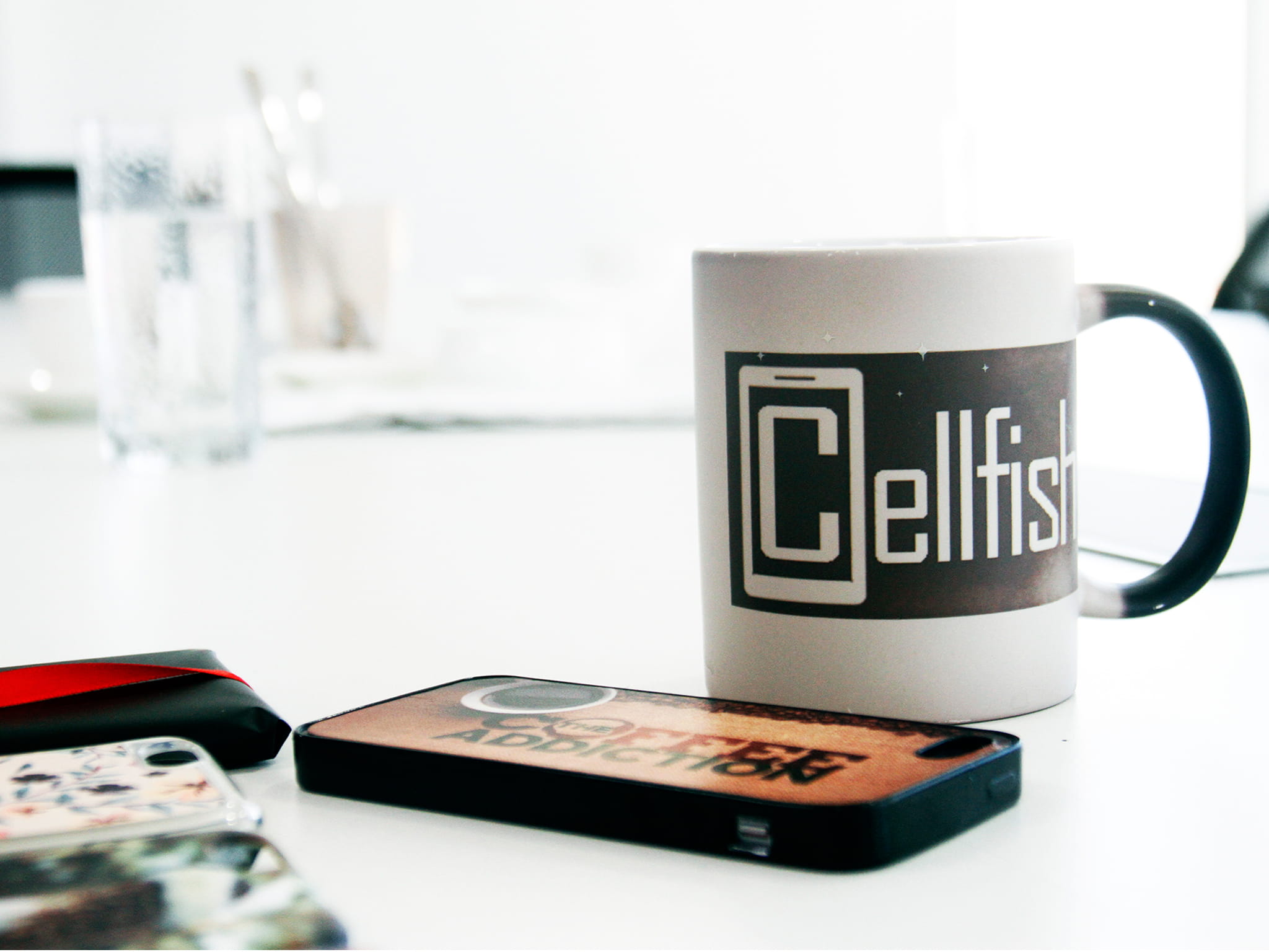 finance, technology, no people, crockery, close-up, 1080P, table, text, mug, wireless technology, still life, addict, color, white, classic, western script, HD Wallpaper