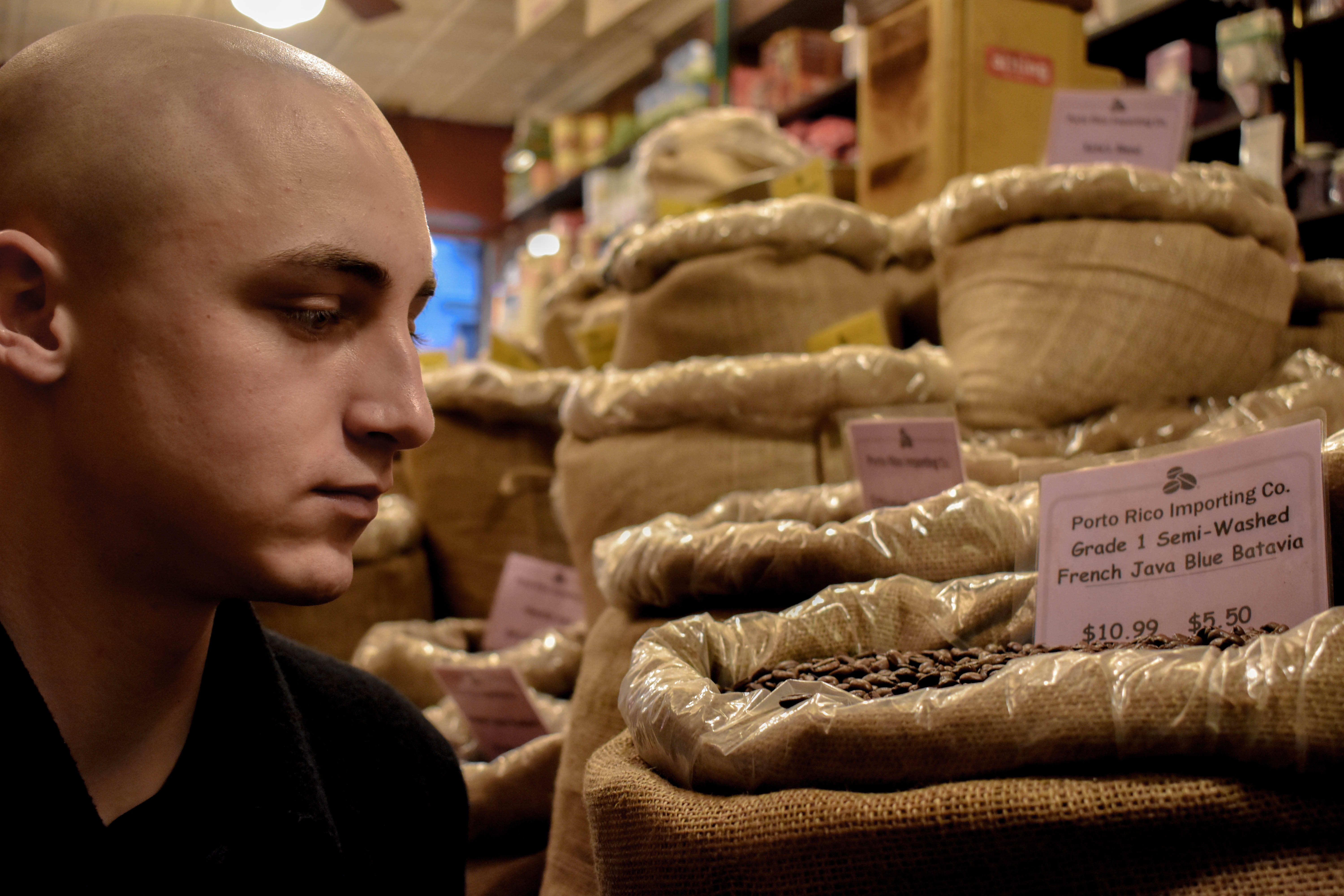 coffee beans, occupation, indoors, food and drink, new york, choice, retail, man, bakery, people, looking, nice, adult, porto rico importing co., food, HD Wallpaper