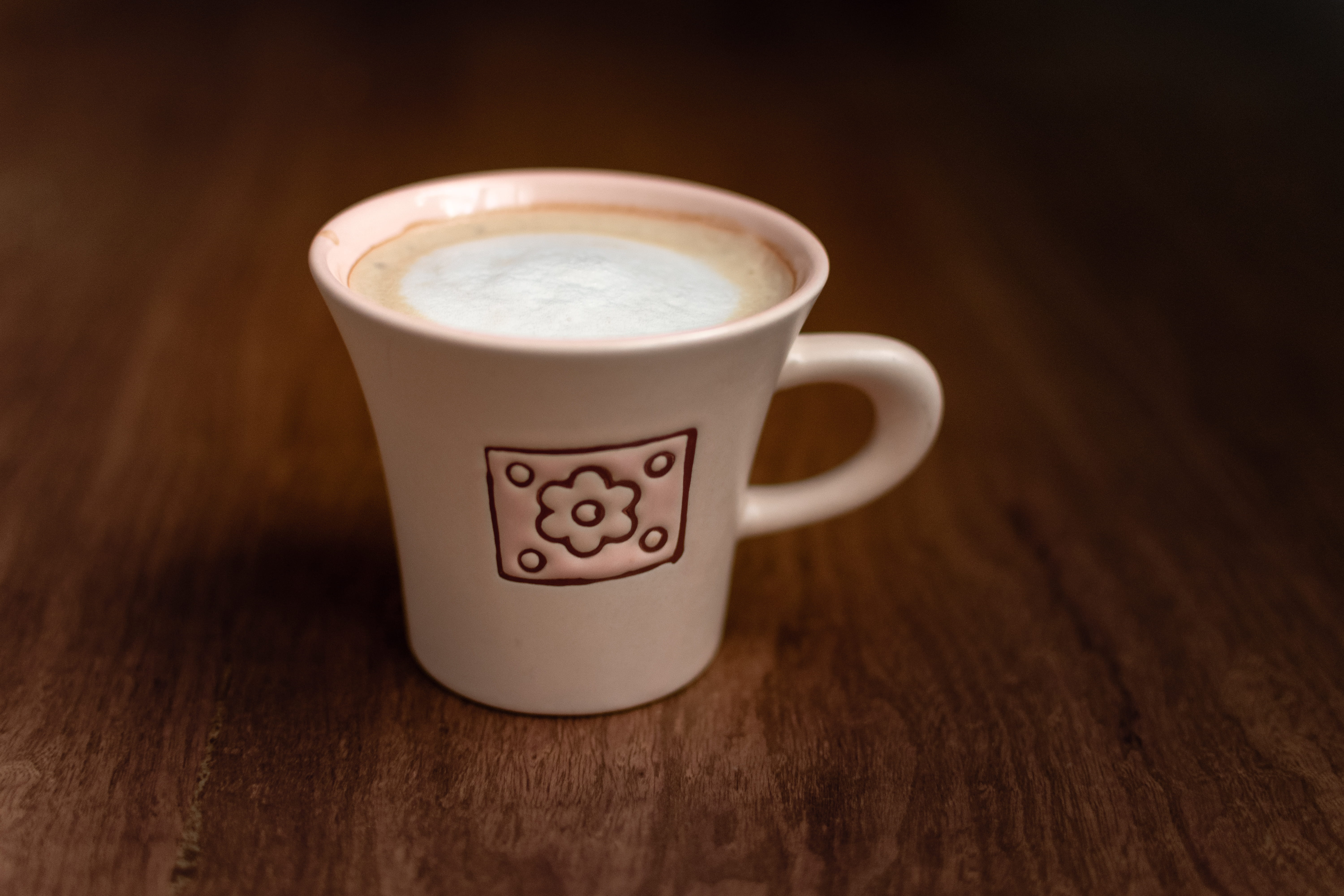 restaurant, cup, wood grain, beverage, cappuccino, mug, coffee - drink, indoors, tape, chocolate, latte, texture, wood - material, hot chocolate, food, HD Wallpaper
