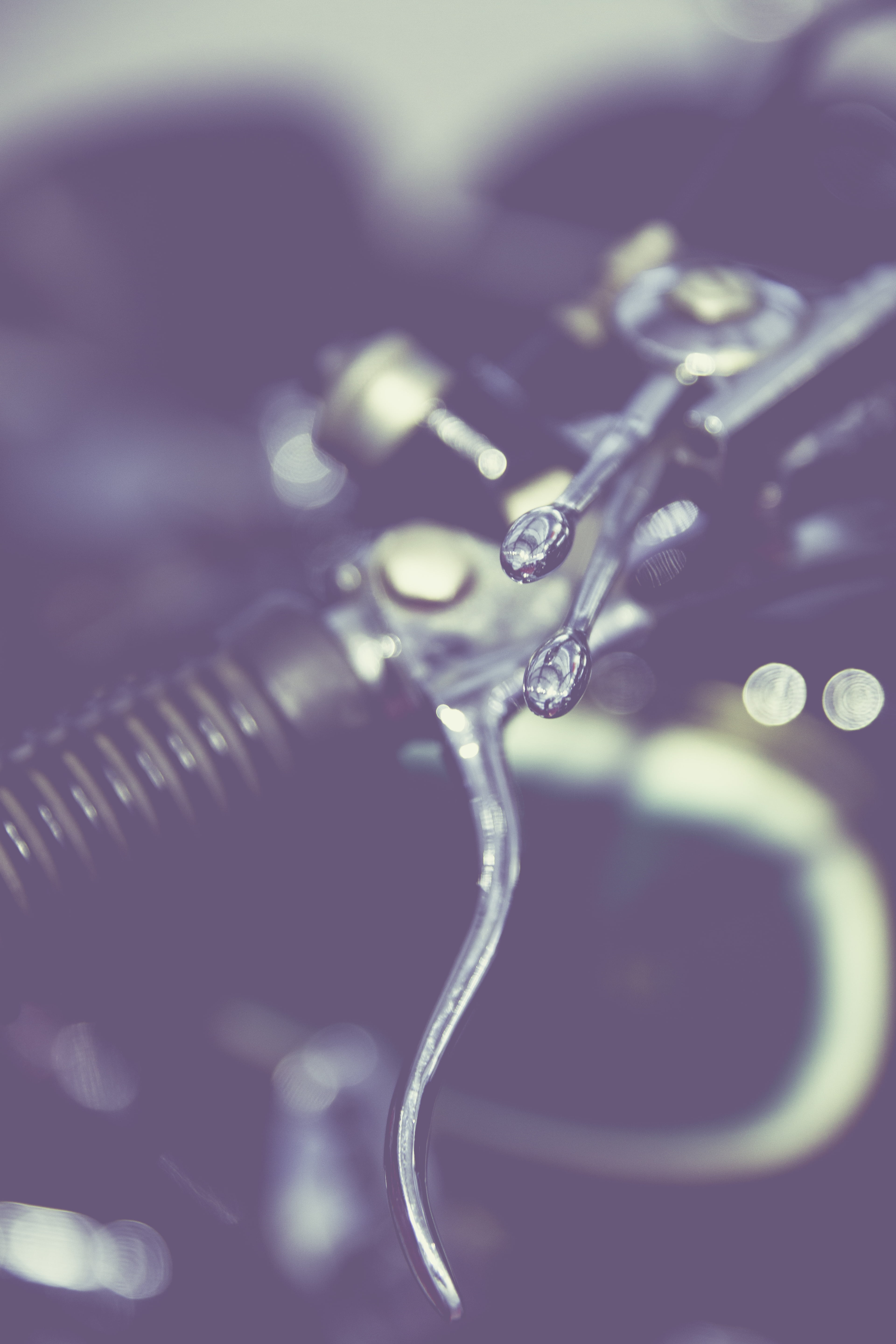 security, 5K, retro, backgrounds, still life, day, chorme, shiny, no people, silver colored, protection, brake levers, coffee racer, studio shot, vintage, Phone HD Wallpaper
