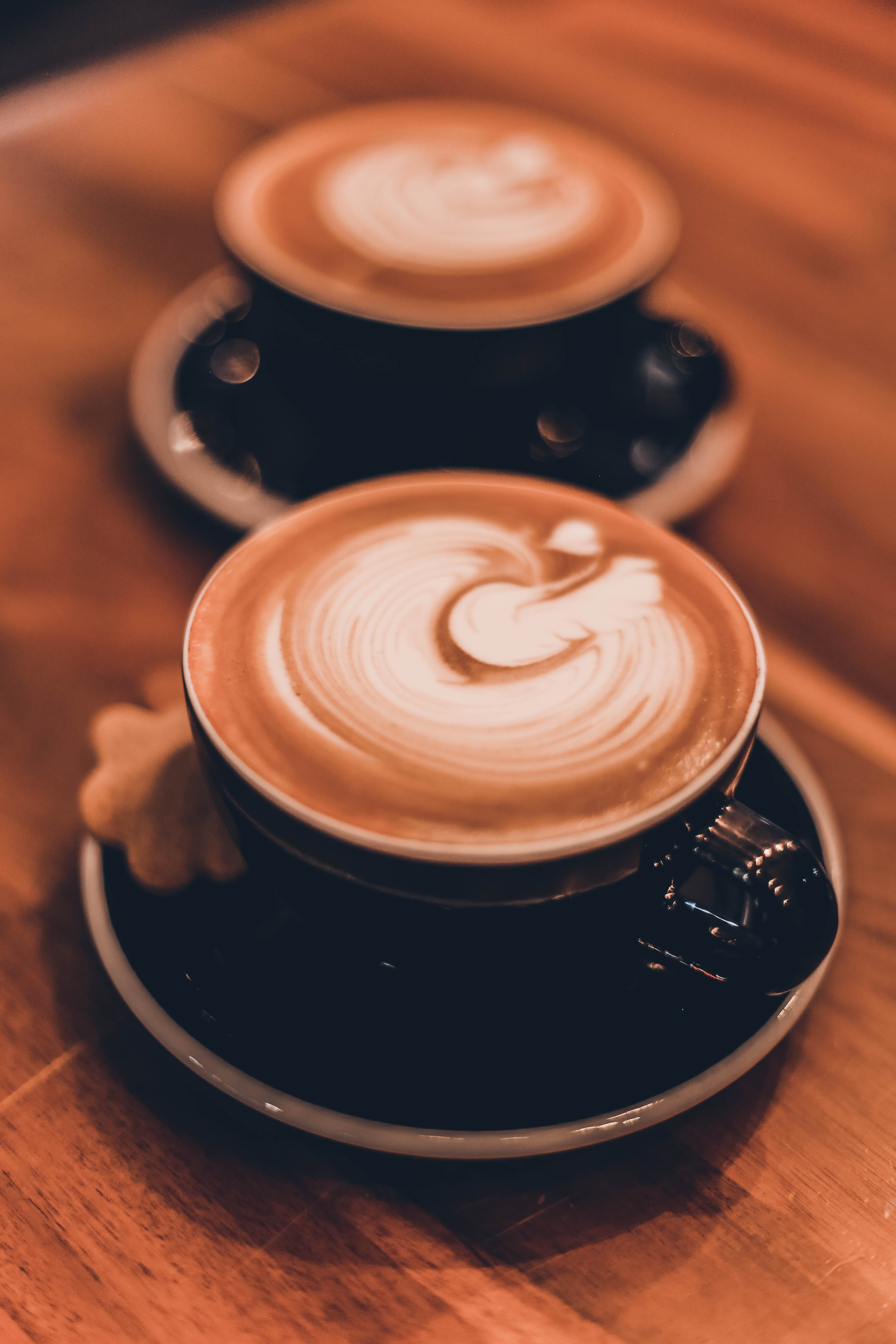 coffee - drink, cafe, beverage, pottery, saucer, cappuccino, porcelain, indoors, texture, non-alcoholic beverage, coffee cup, wood, drink, refreshment, Phone HD Wallpaper
