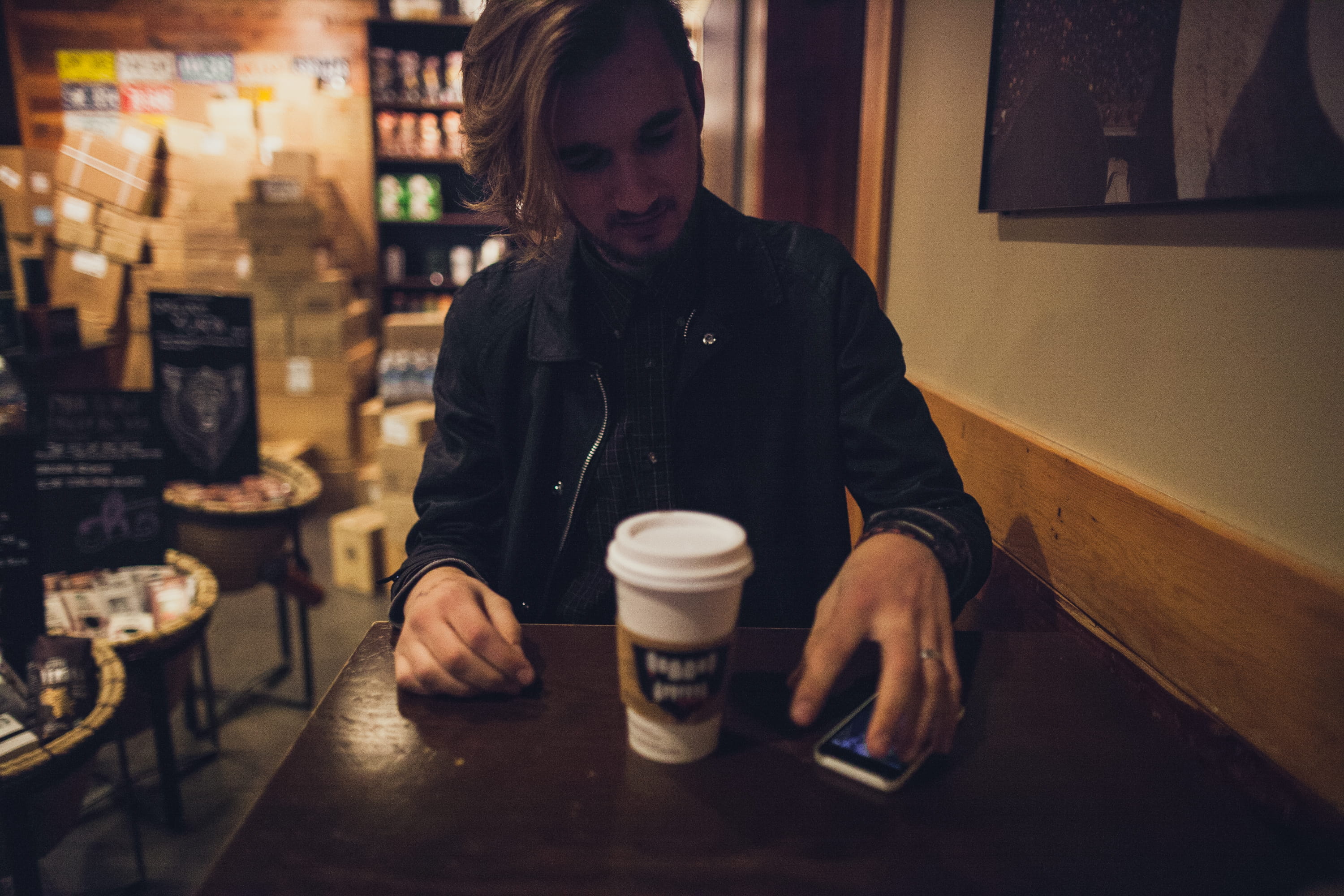 model, business, boy, adult, style, bar counter, looking, latte, shop, bar - drink establishment, sitting, casual clothing, life, drinking glass, mid adult, HD Wallpaper