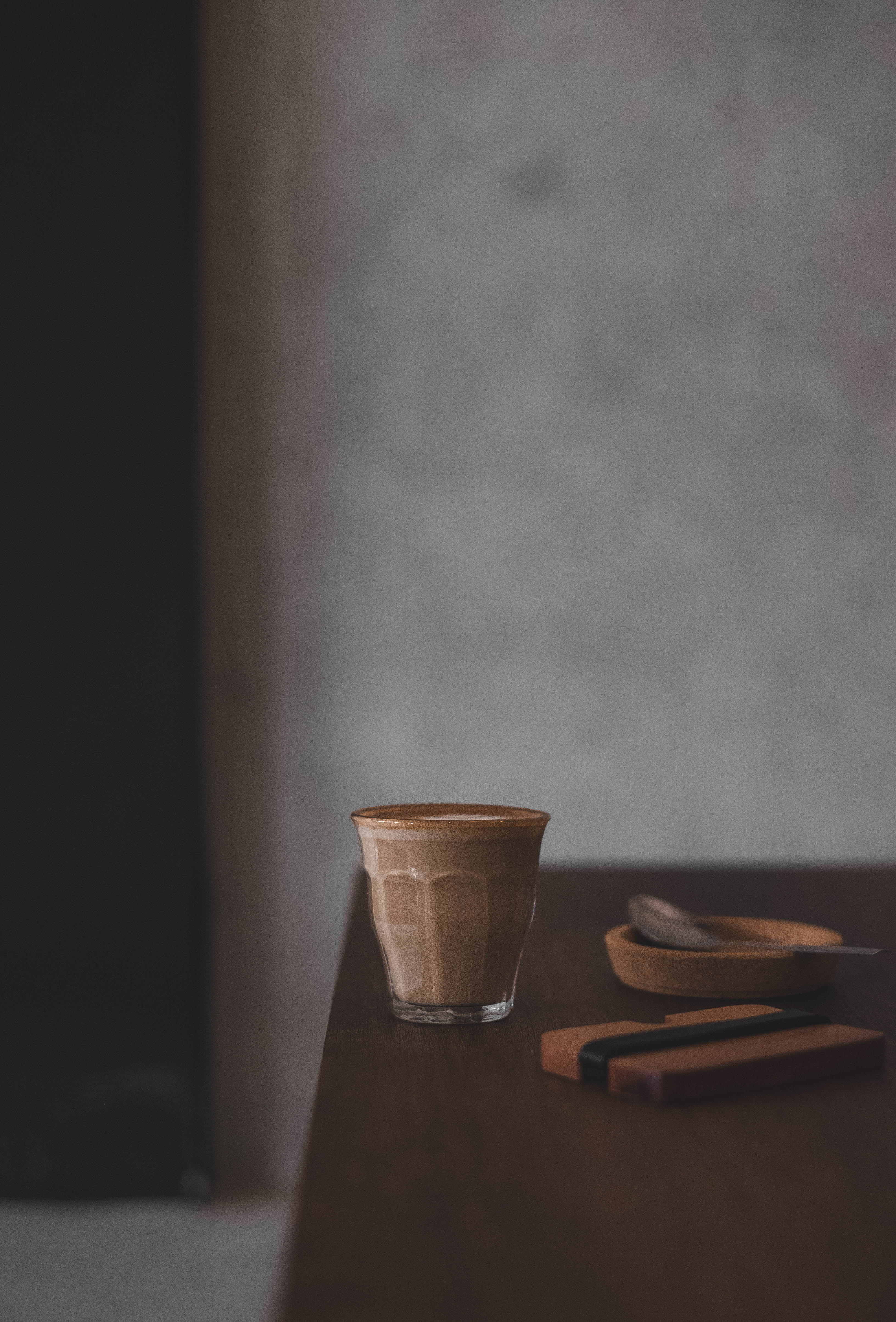 copy Space, morning, bean, cafe latte, cafe, book, caffeine, beverage, interior design, table set, wood - Material, espresso based, 4K, table, coffee bean, Phone HD Wallpaper