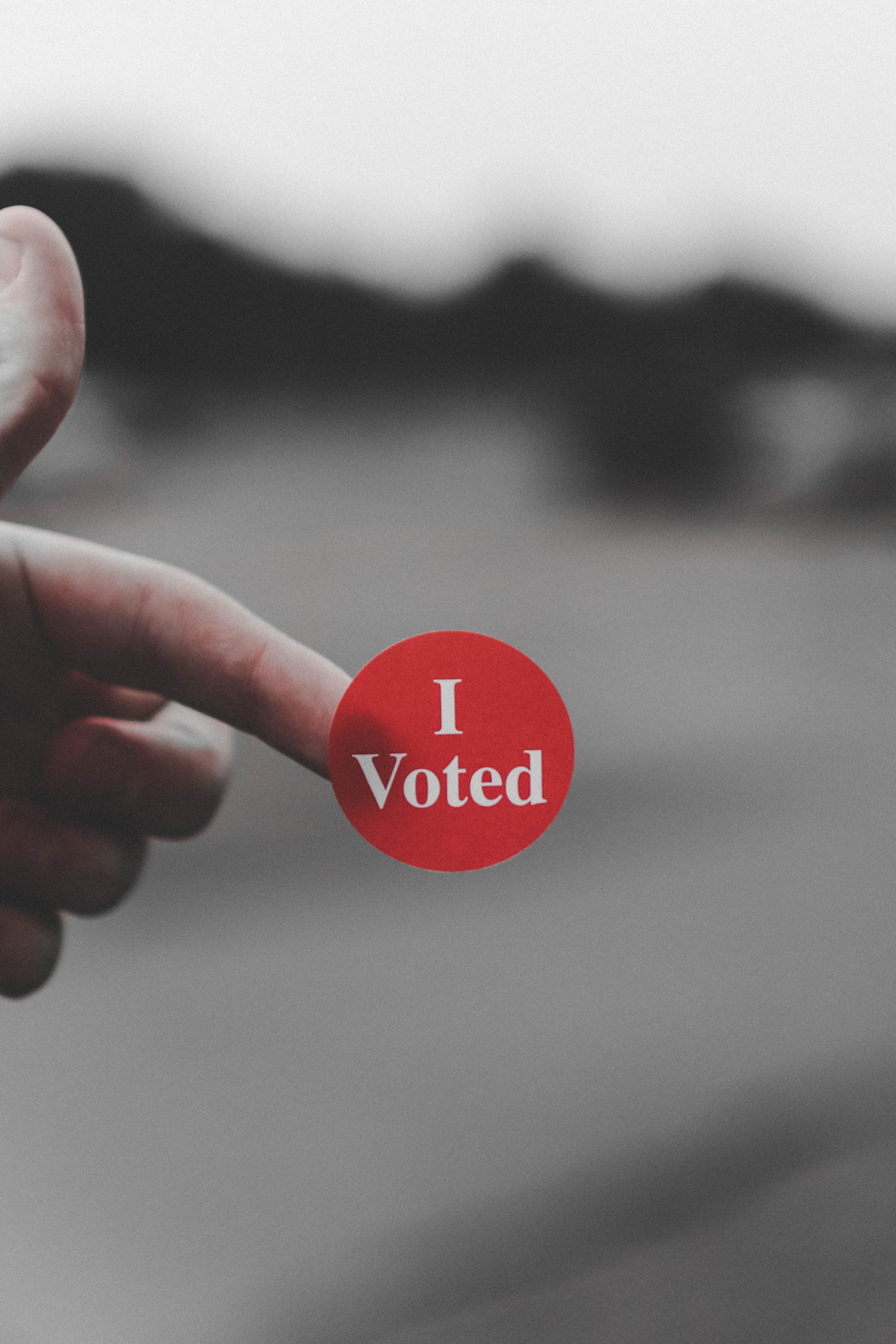 single object, text, finger, sticker, hand, emotion, inscription, positive emotion, vote, focus on foreground, human body part, heart shape, 4K, indoors, Phone HD Wallpaper
