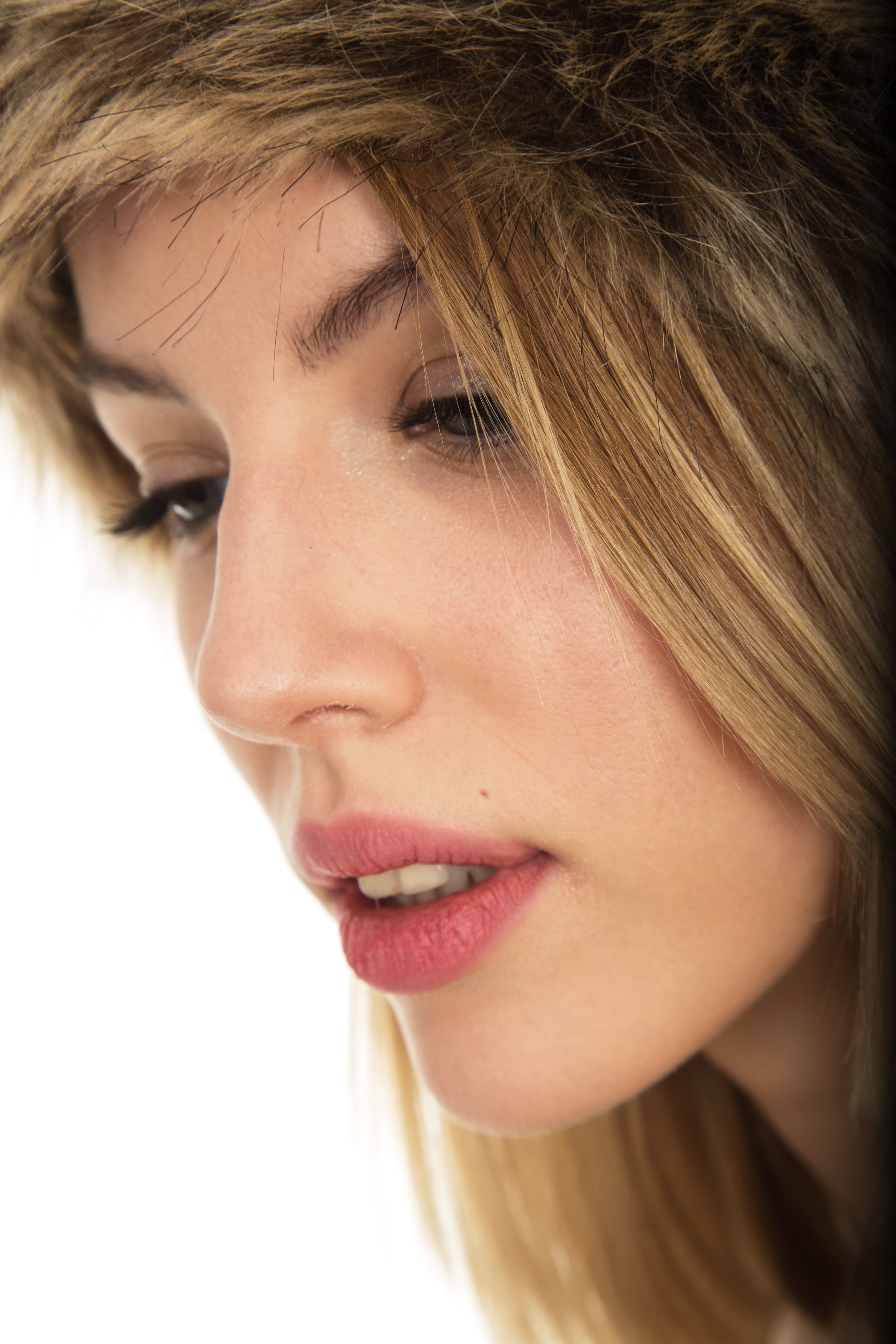 body part, light, beauty, one woman only, lipstick, teenager, human face, contemplation, young women, human lips, hair, 5K, blond hair, one young woman only, Phone HD Wallpaper