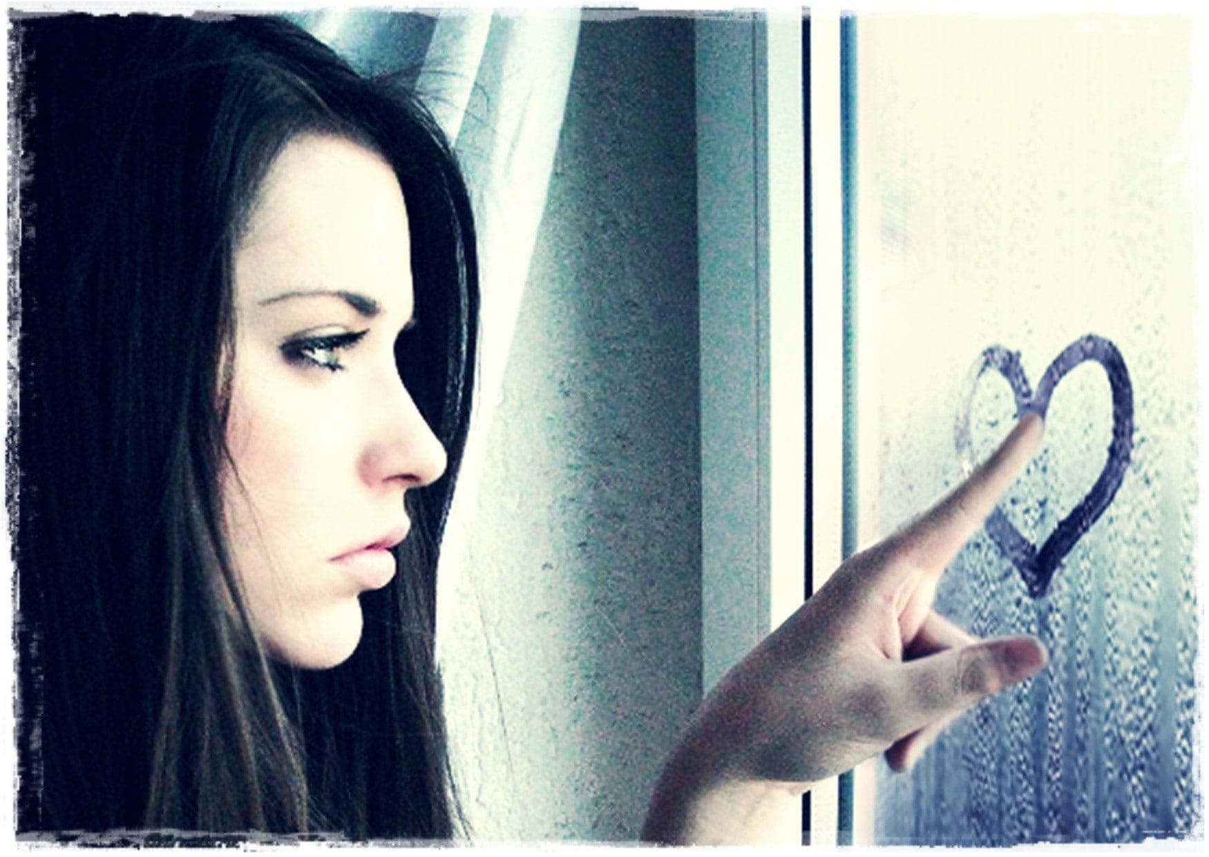 x, 720P, women, art, window, beat, windows, technology, heart, hearts, panes, hd, HD Wallpaper