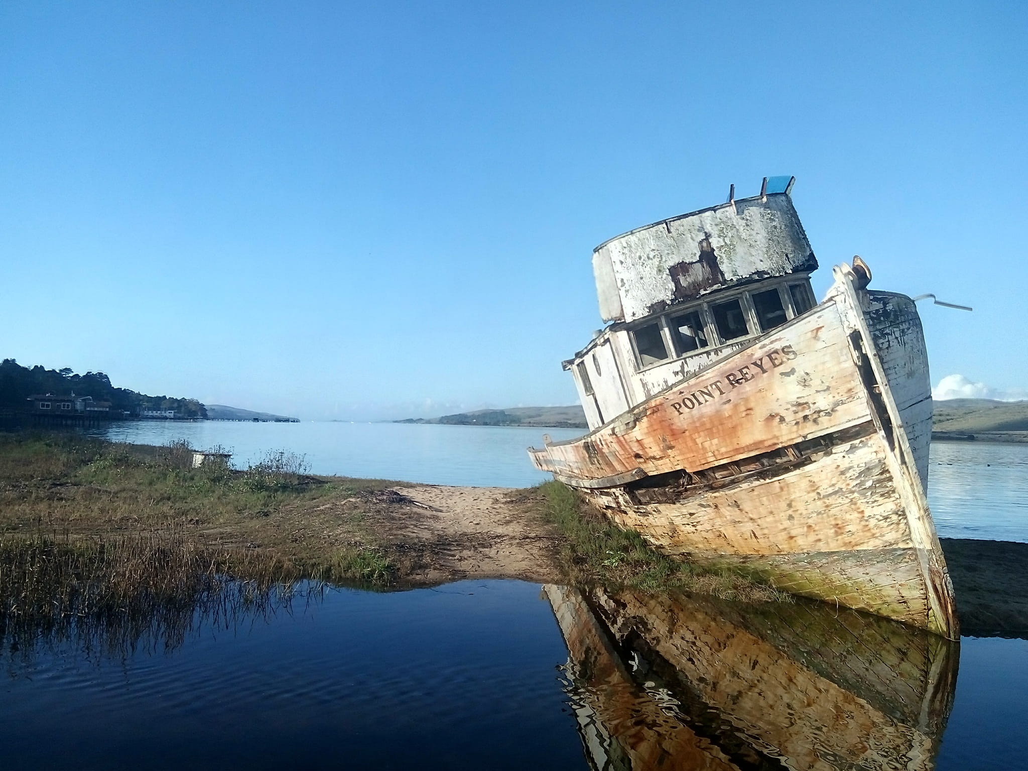 sky, land, nature, water, waves, architecture, outdoors, no people, old, freak storm, beneath, beach, lake, ocean life, boat wreak, pier, day, 1080P, built structure, HD Wallpaper