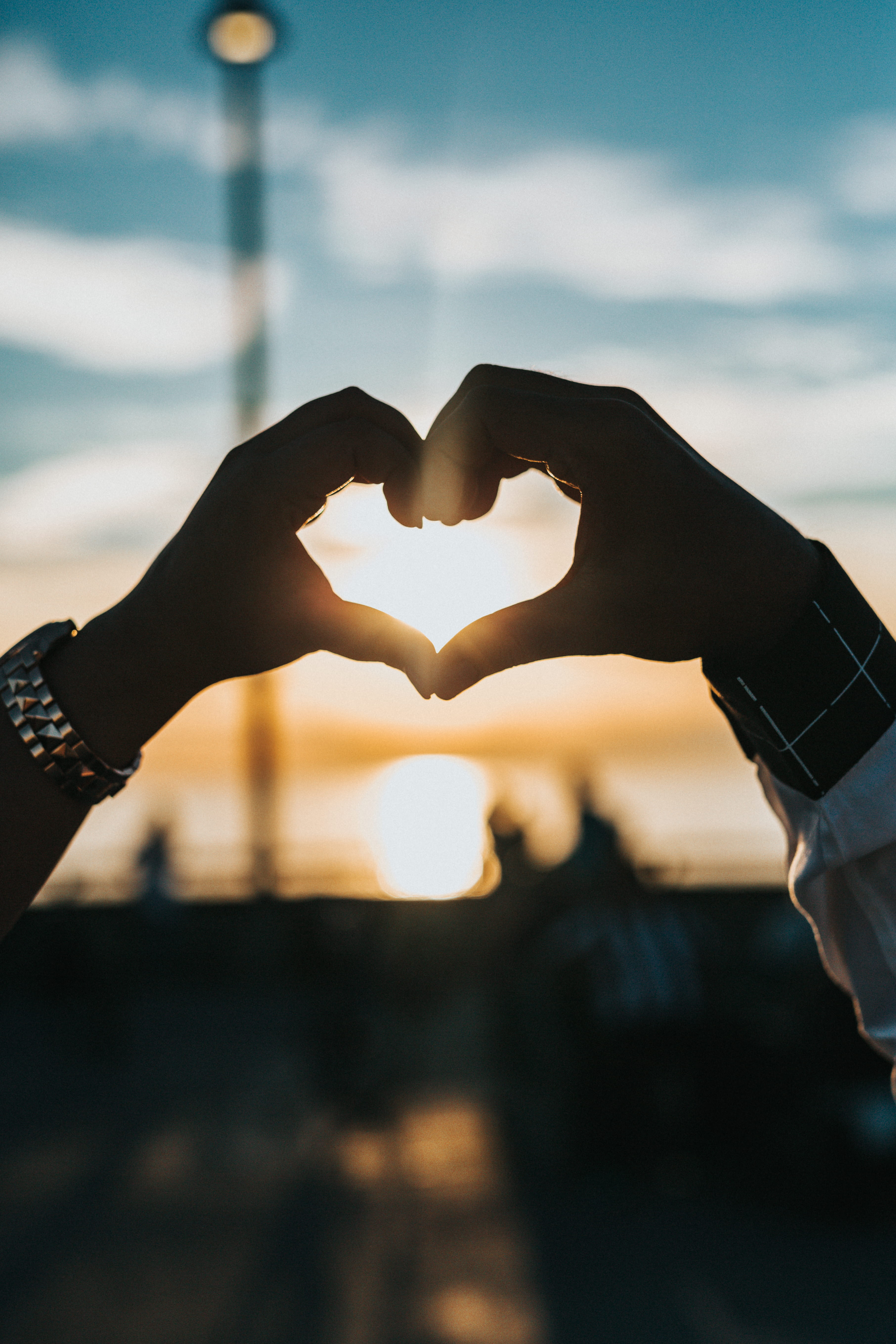 sky, heart shape, lifestyles, outdoors, people, sunrise, human finger, couple - relationship, woman, forming, human body part, hand, human hand, real people, Phone HD Wallpaper