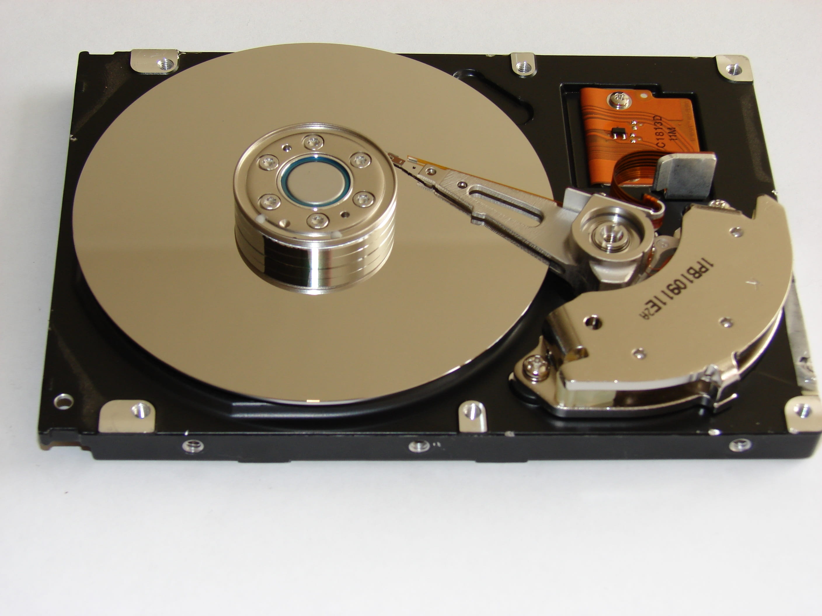 hardware, computer, electrical equipment, 2K, connection, storage, no people, electronics, digital, record, data, hard disk drive, turntable, black, harddisk, HD Wallpaper