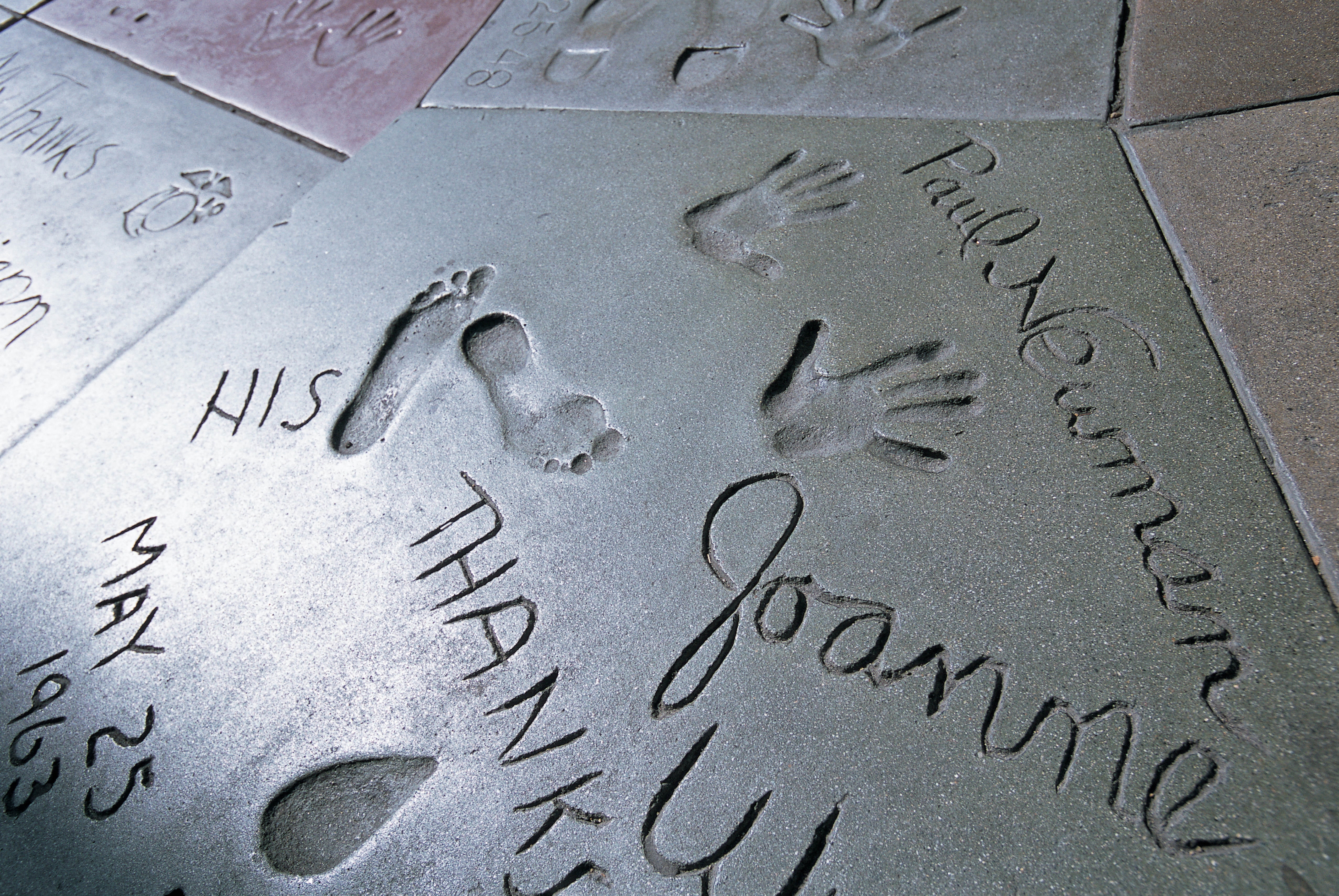 close-up, art and craft, walk Of Fame, signature, love, backgrounds, history, carving - craft product, uSA, travel, creativity, handwriting, sign, communication, HD Wallpaper