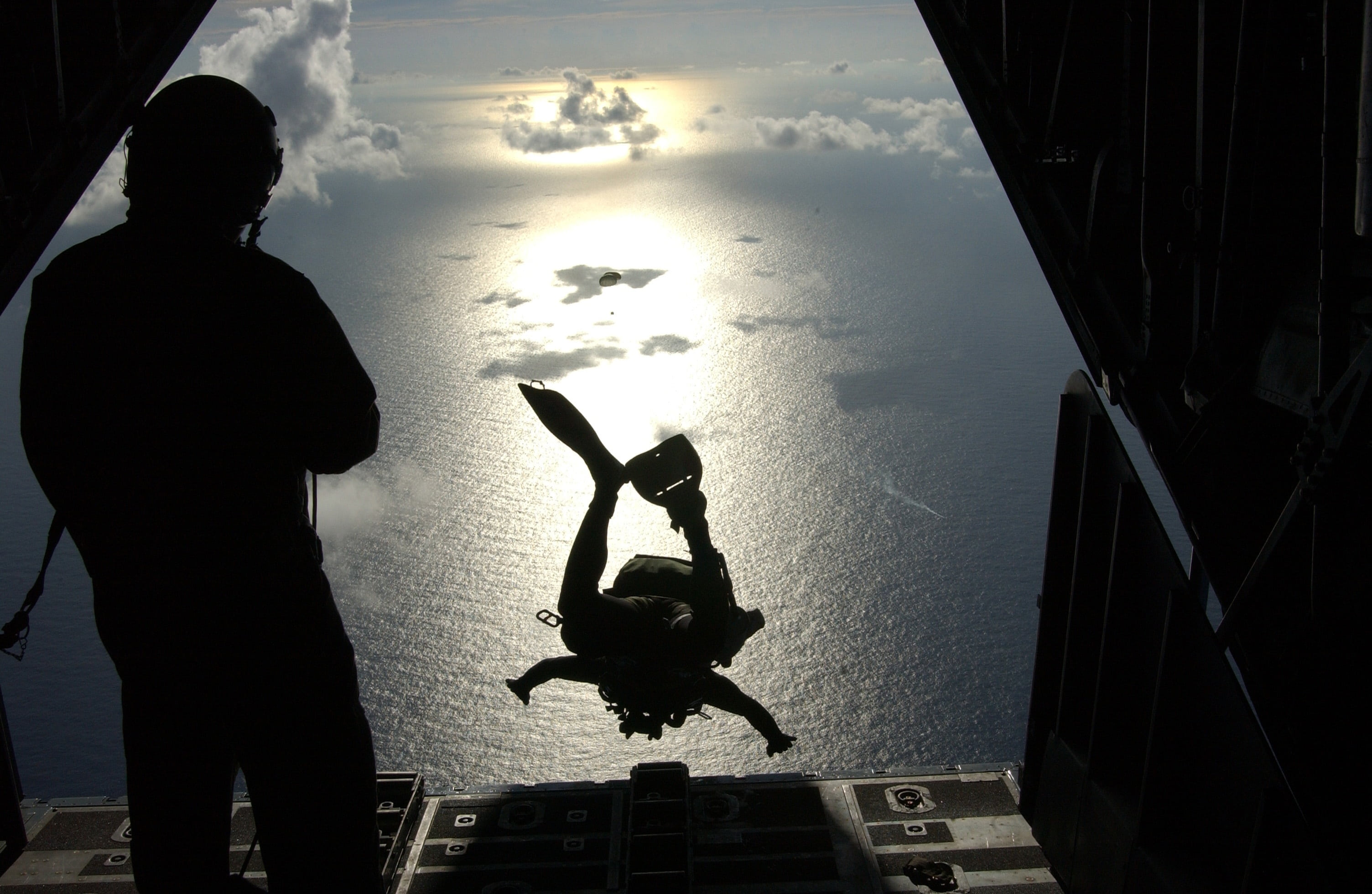 2K, people, dived, mission, day, falling, water, parachute, mid-air, human representation, sky, representation, civilian, parachuting, real people, skydiving, HD Wallpaper