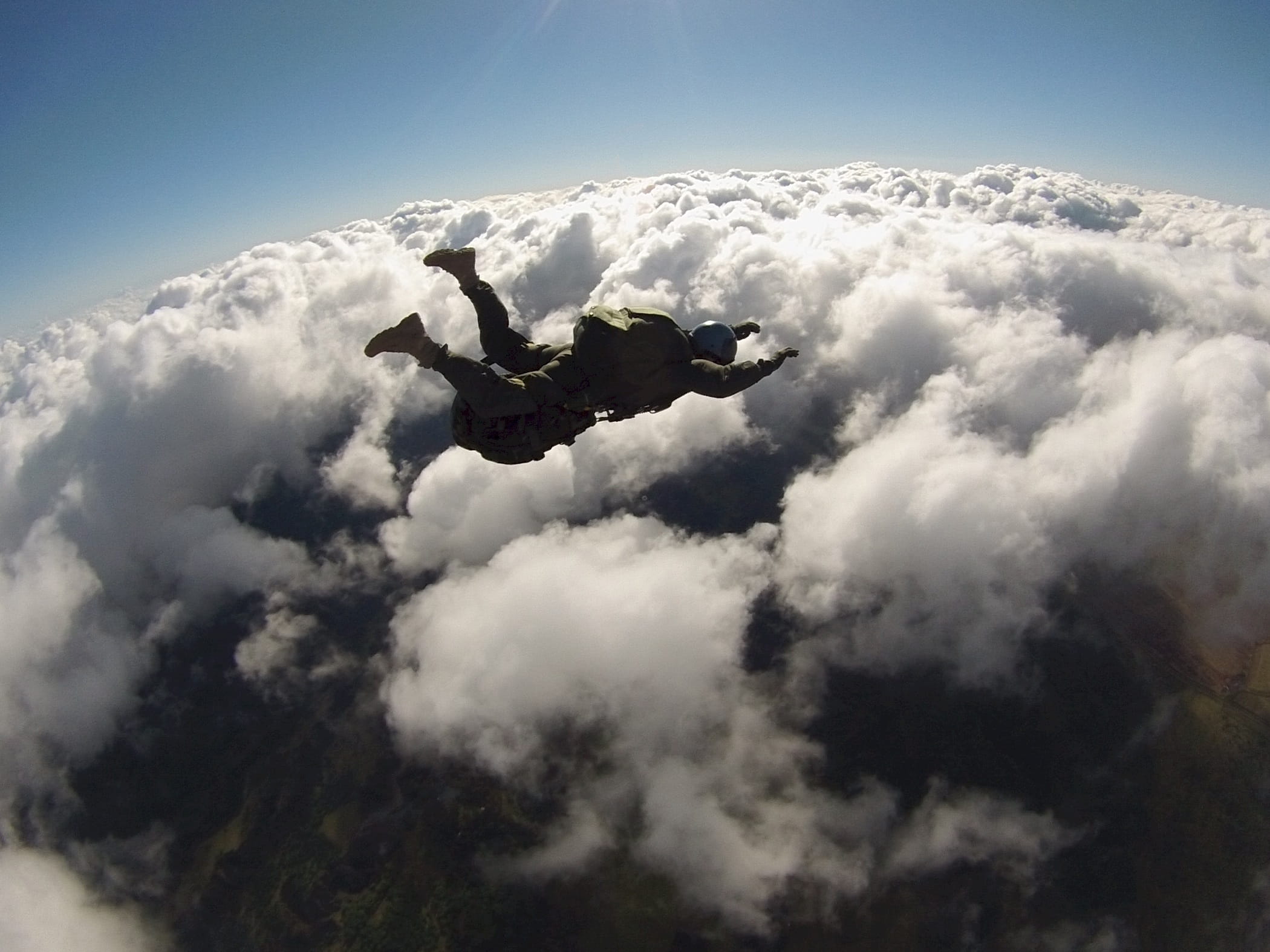 technology, 1080P, on the move, air vehicle, falling, parachute, plane, military, blue, cloud - Sky, airplane, daytime, training, aerial view, no people, HD Wallpaper