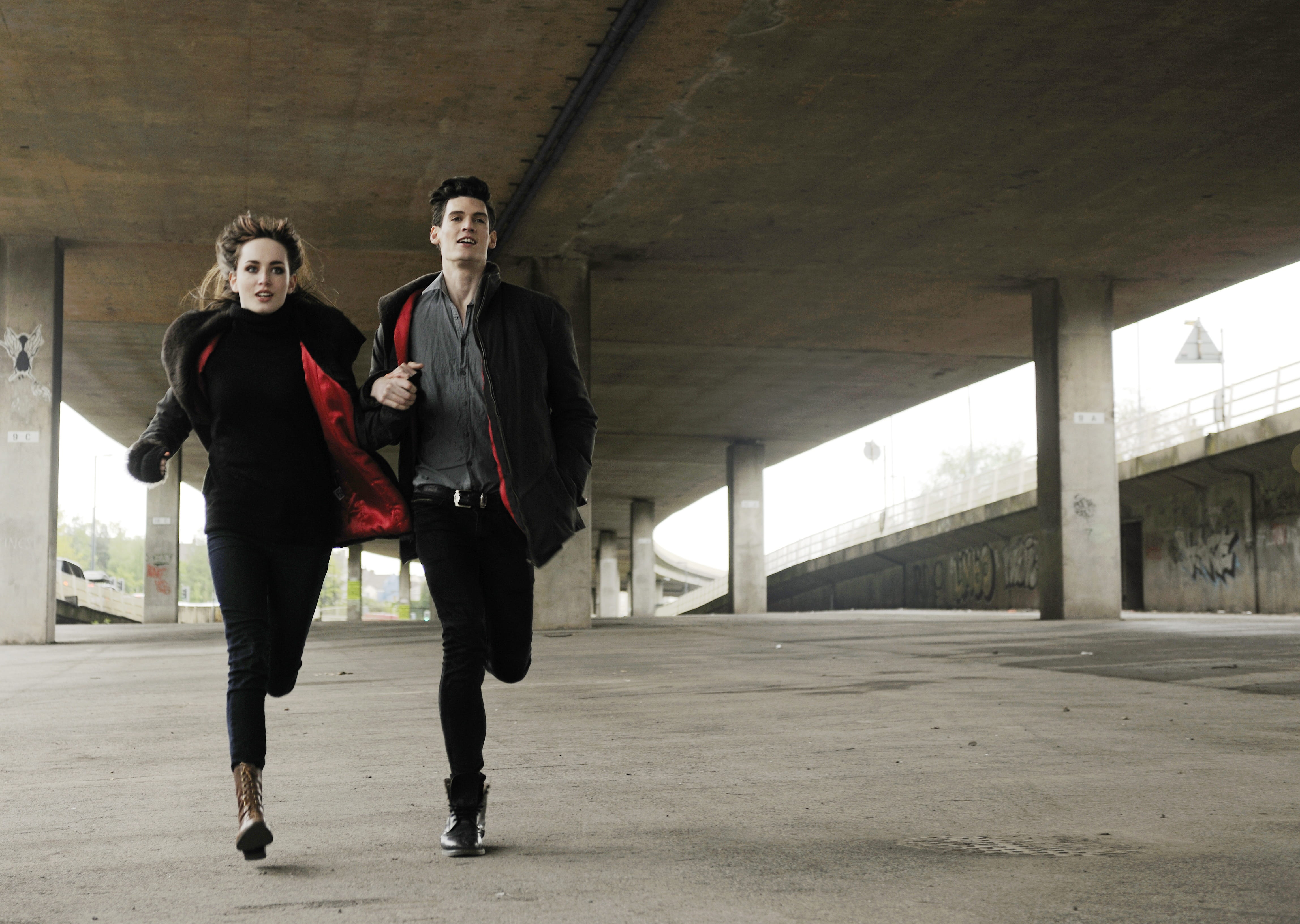 young adult, leisure activity, young couple, architecture, exercise, heterosexual couple, adult, togetherness, lifestyle, 4K, full length, workout, two, HD Wallpaper
