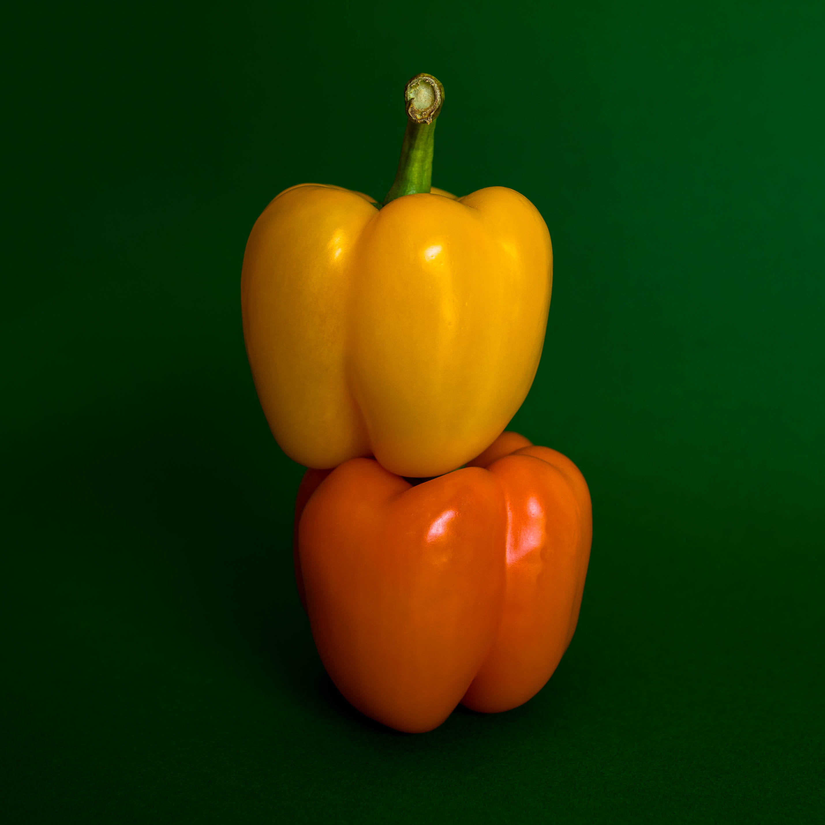 green, green background, close-up, wellbeing, saturated, studio shot, cut out, food and drink, freshness, macro, black background, top, orange, green color, Phone HD Wallpaper