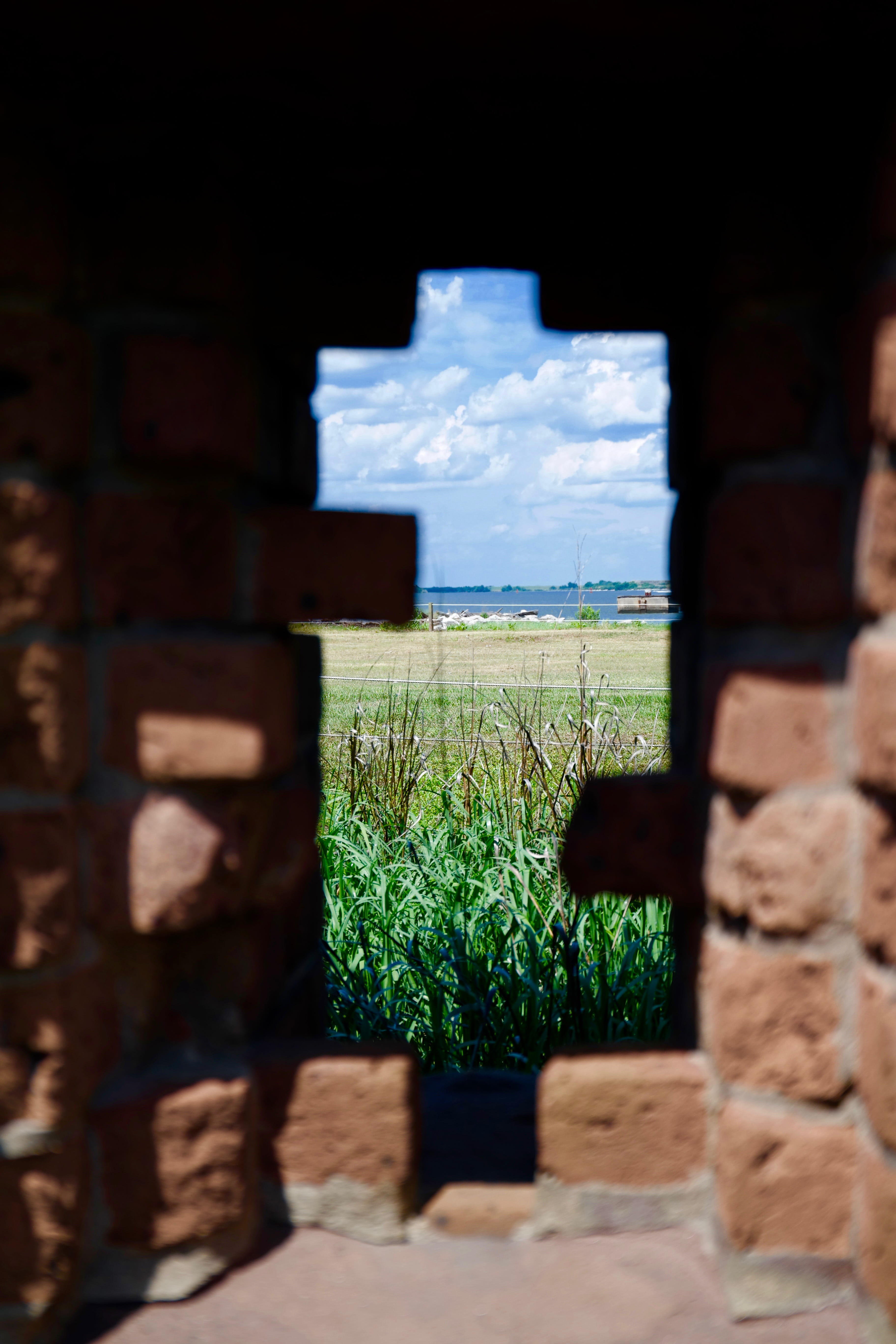 window, grass, fort, building exterior, building, no people, land, 5K, field, united states, seagrass, growth, sky, green color, history, cloud - sky, Phone HD Wallpaper
