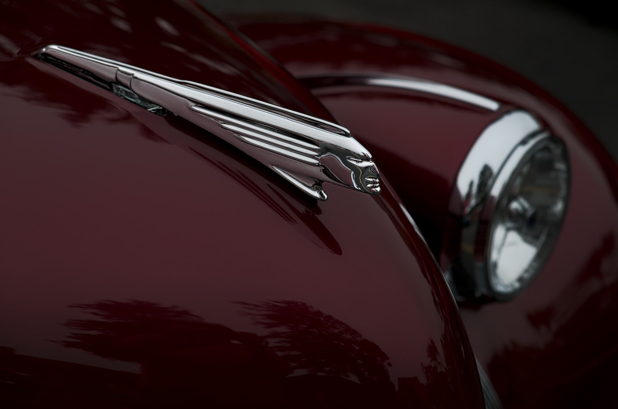 land vehicle, metal, 1939, car, macro, day, weapon, motor vehicle, indoors, silver colored, pen, vintage car, 1080P, reflection, transportation, Pontiac, HD Wallpaper