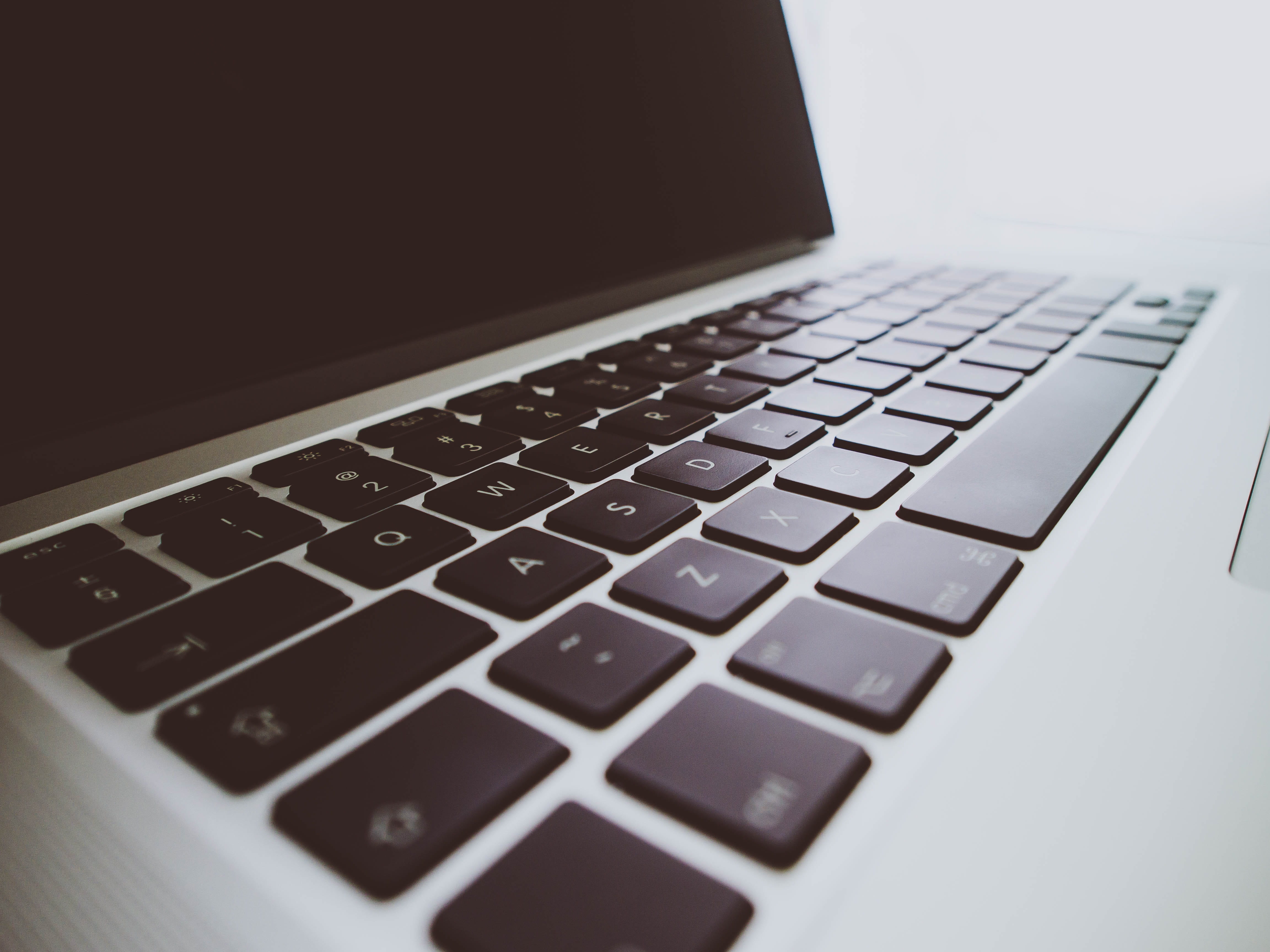 selective focus, display, modern, letter, 4K, communication, portable, computer keyboard, monitor, computer, web, connection, digital, notebook, screen, HD Wallpaper