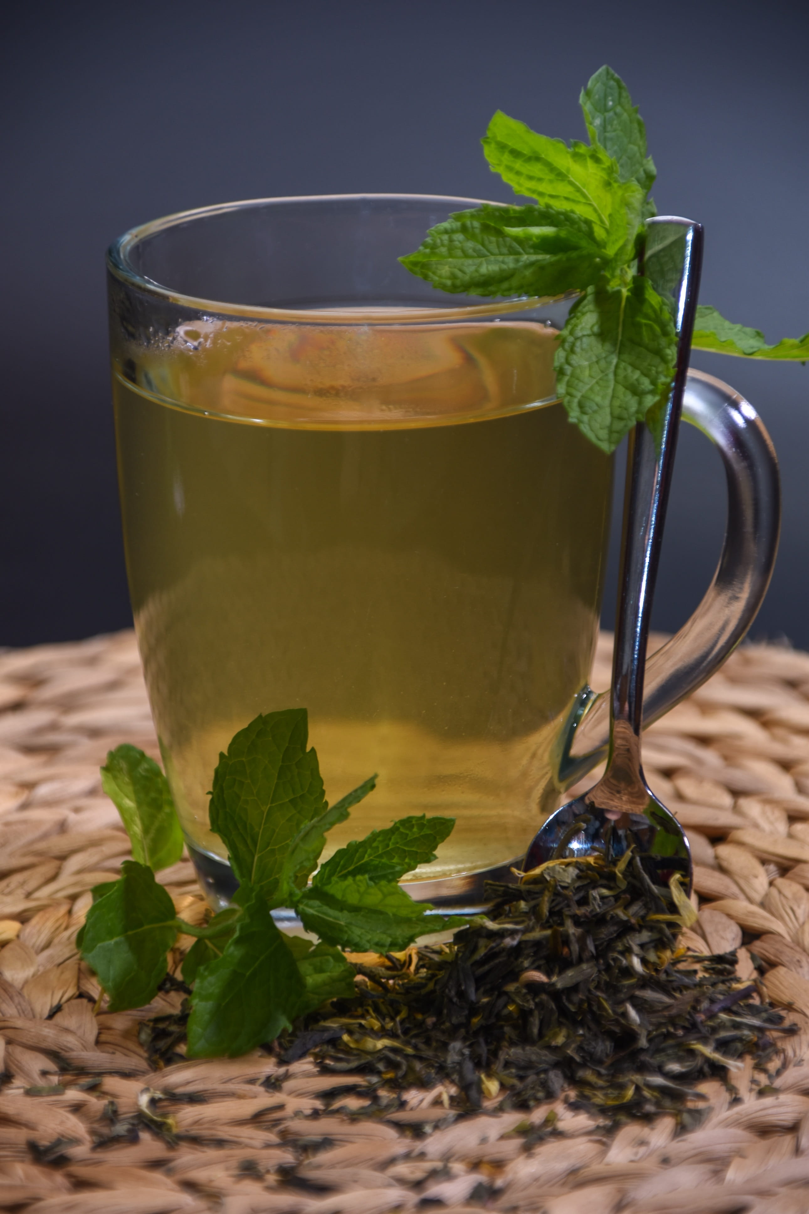 transparent, Herbs, drink, food and drink, mat, Tea, Aromatic, recreation, food, Mint, herb, meditation, aromatic, tea - hot drink, plant part, spoon, clear, Phone HD Wallpaper