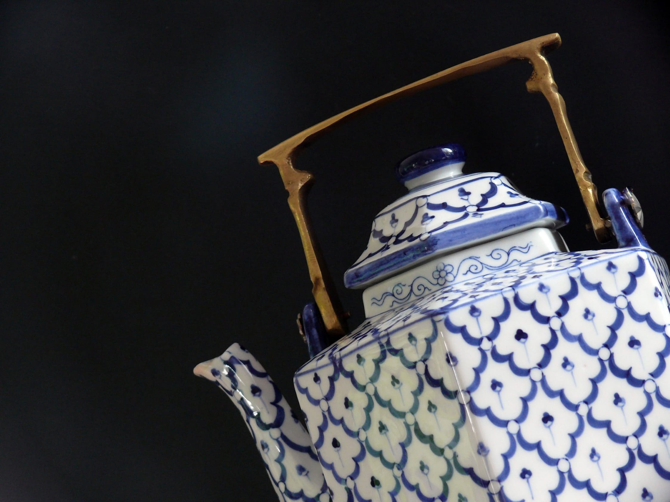 close-up, drink, retro styled, design, antique, Tea Leaf, theine, 1080P, Tee, Tea Leaves, no people, hanging, studio shot, still life, floral pattern, HD Wallpaper