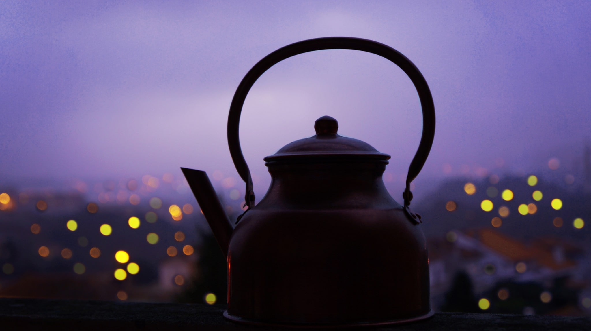 bokeh, night, purple, city, depth of field, household equipment, teapot, focus on foreground, jars, illuminated, silhouette, photography, lighting equipment, HD Wallpaper