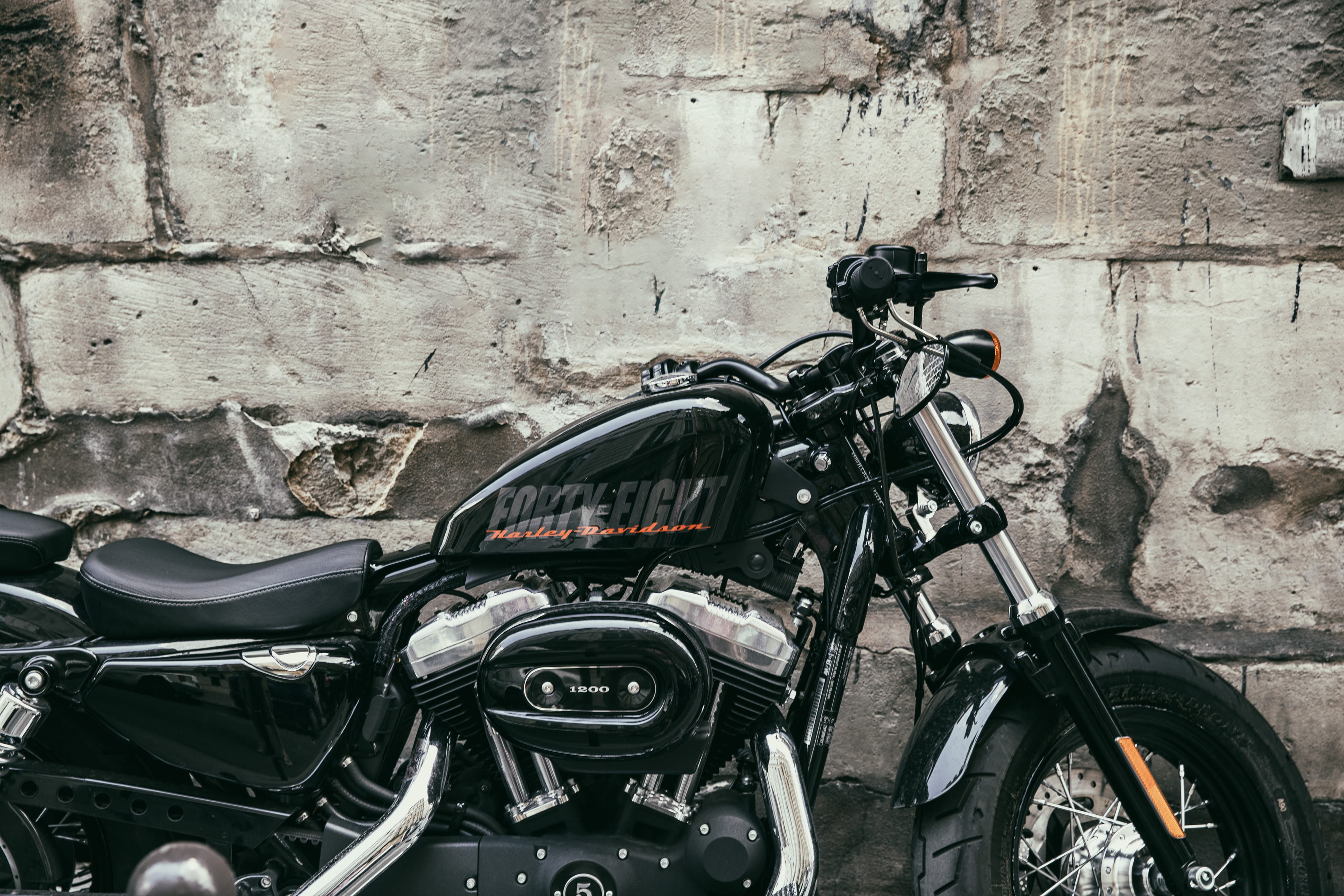 stationary, davidson, motorbike, old wall, old, building exterior, france, 4K, no People, Canon 6D, sits, scooter, paris, transportation, captured, old-fashioned, HD Wallpaper